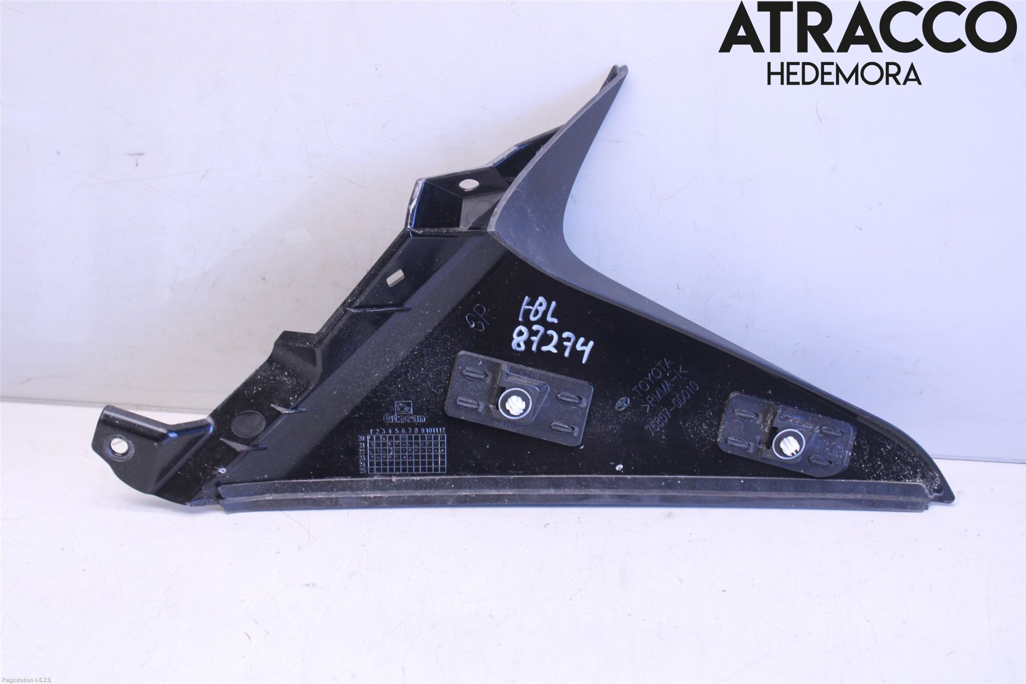 Toyota YARIS CROSS XP21 21- Spoiler Bakluke