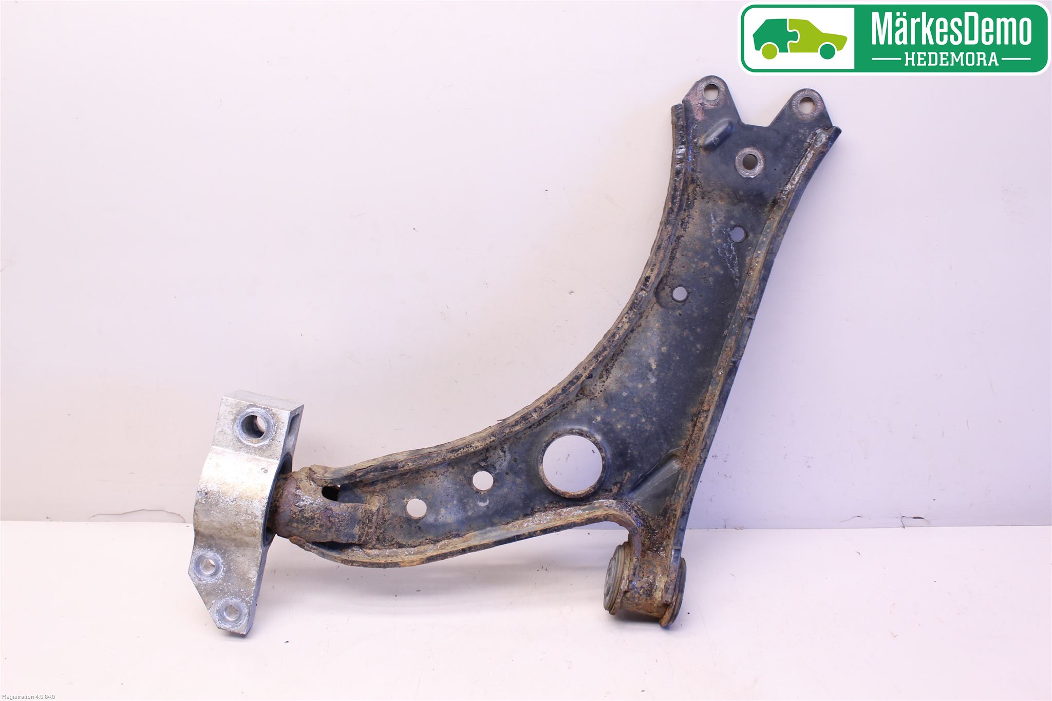 Volkswagen VW GOLF VI 09-13 Bærearm Foran Høyre Nedre