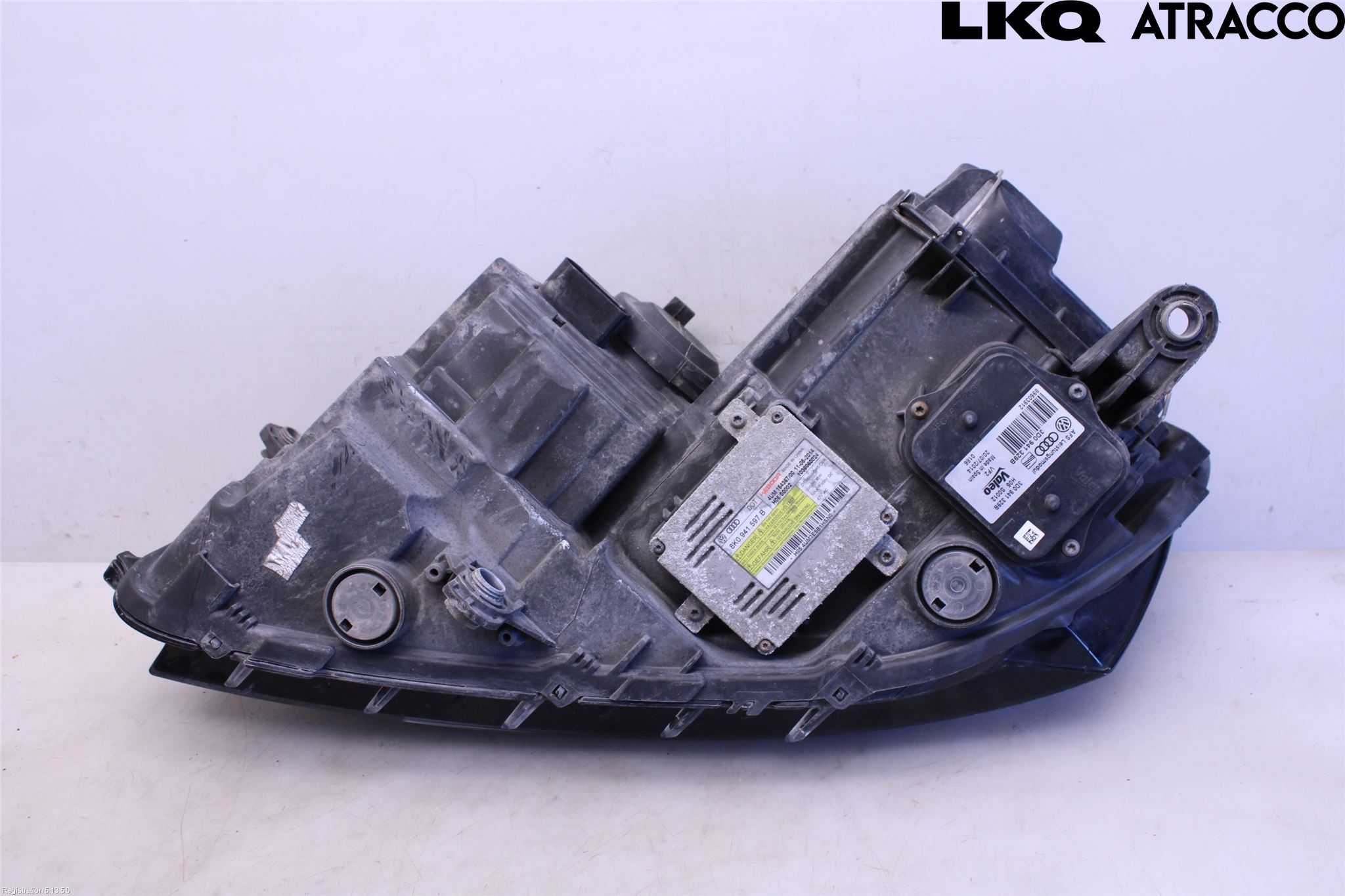Volkswagen VW PASSAT 11-14 Frontlykt Høyre