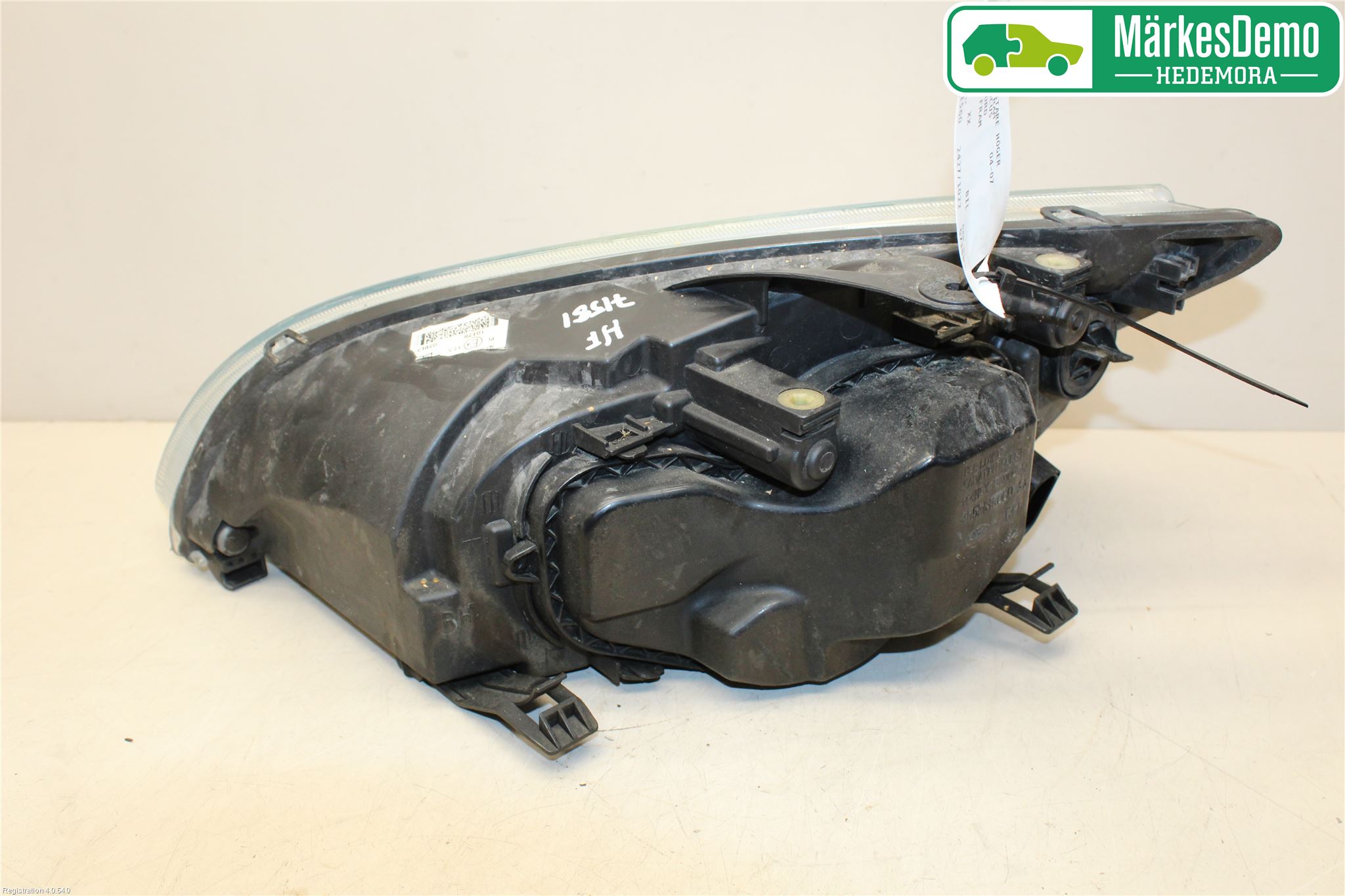 Ford FOCUS     04-07 Frontlykt Høyre