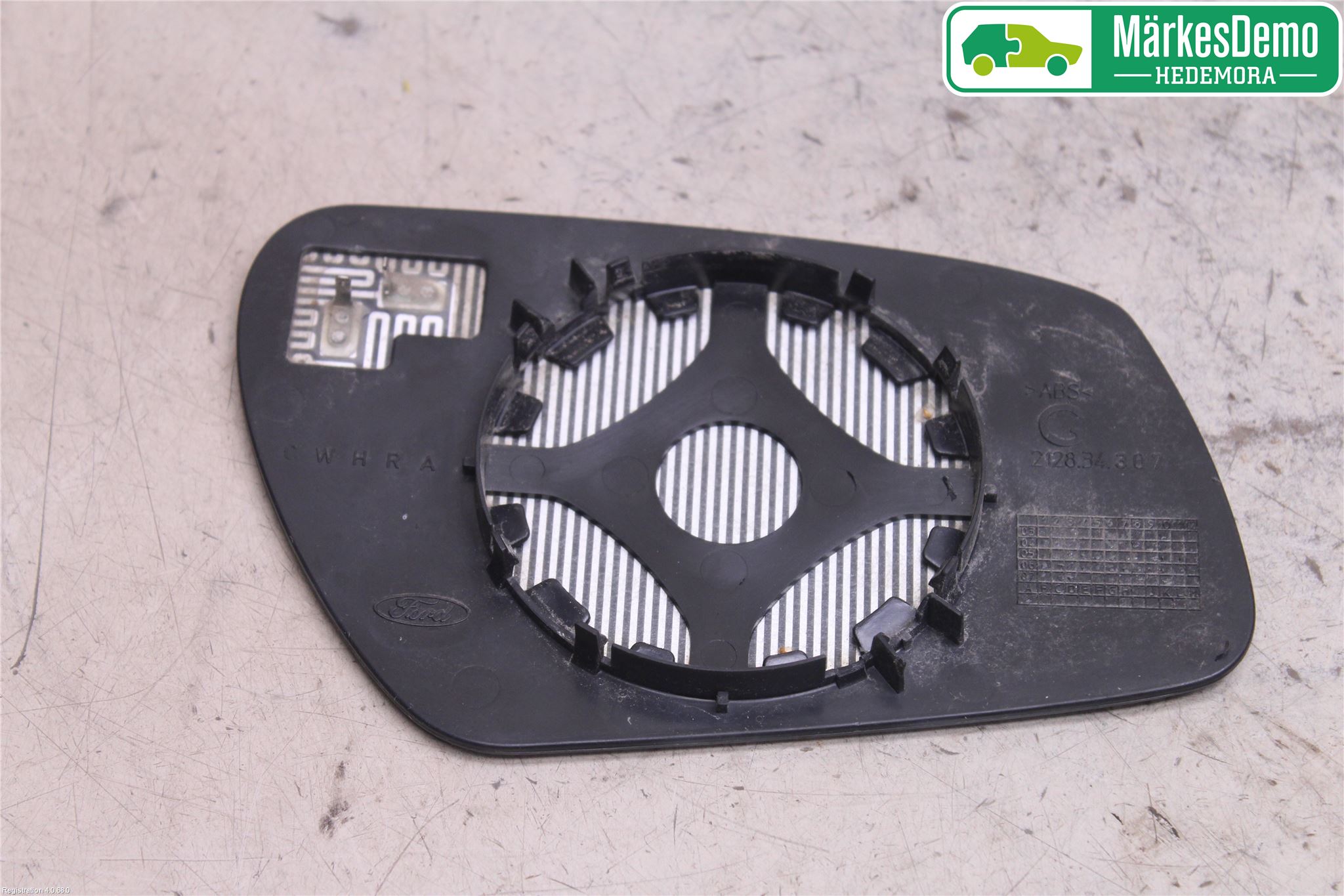 Ford FOCUS     04-07 Speil Glass V