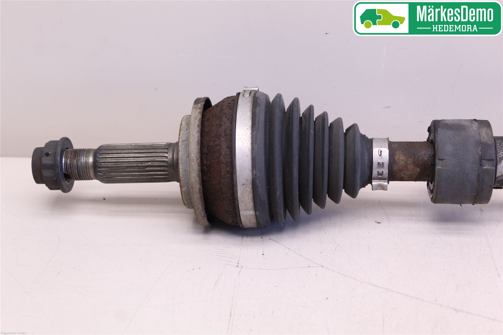 Toyota AVENSIS 09-15 Drivaksel Foran Kompl Høyre