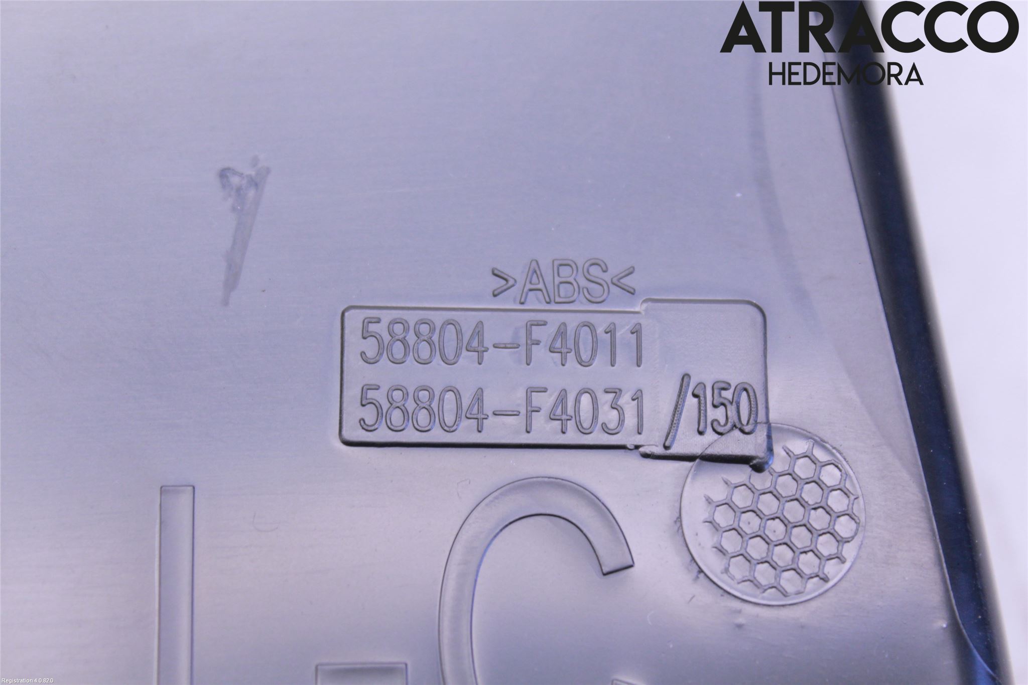 Toyota C-HR 16-23 Instrumentkonsoll Midt
