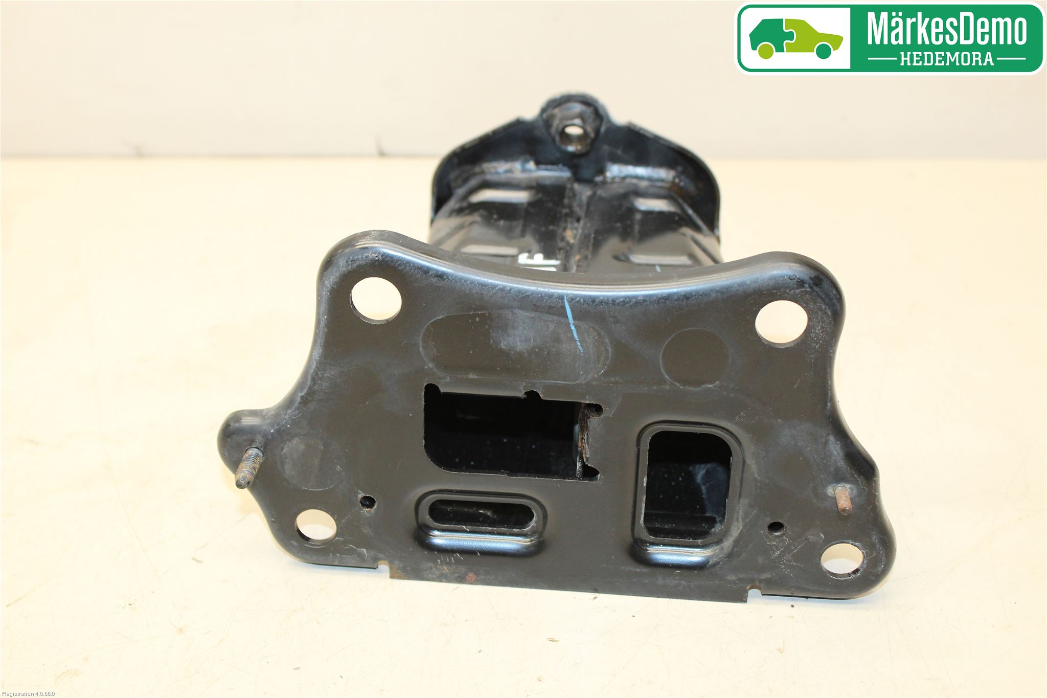 Lexus IS 220d/250/350 06-13 Støtfanger Foran Feste