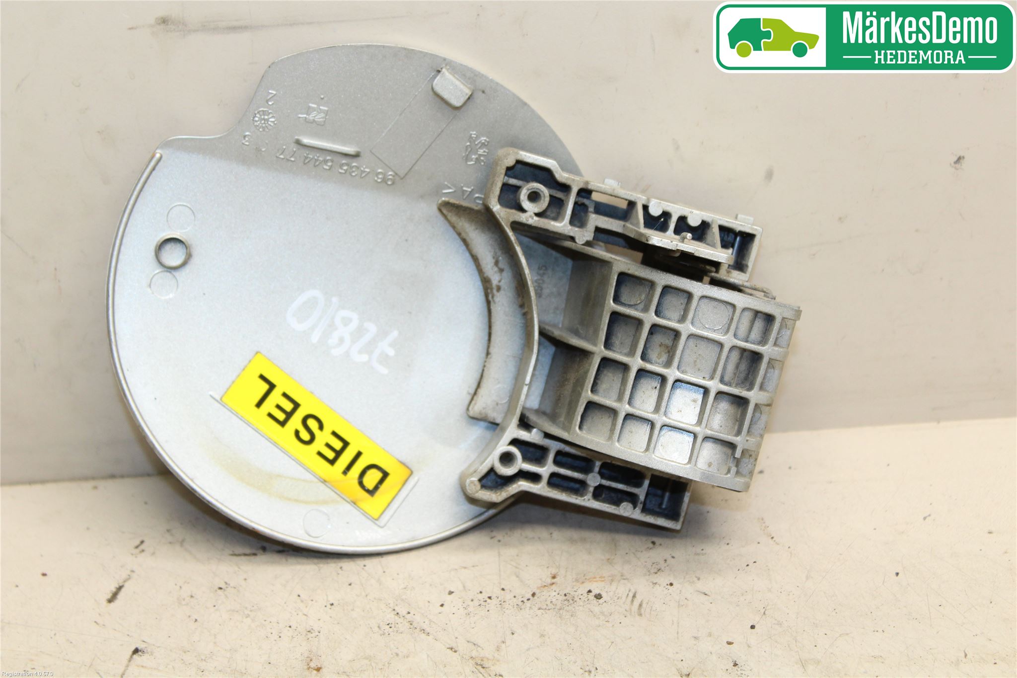 Peugeot 307     05-08 Drivstoff Tankluke