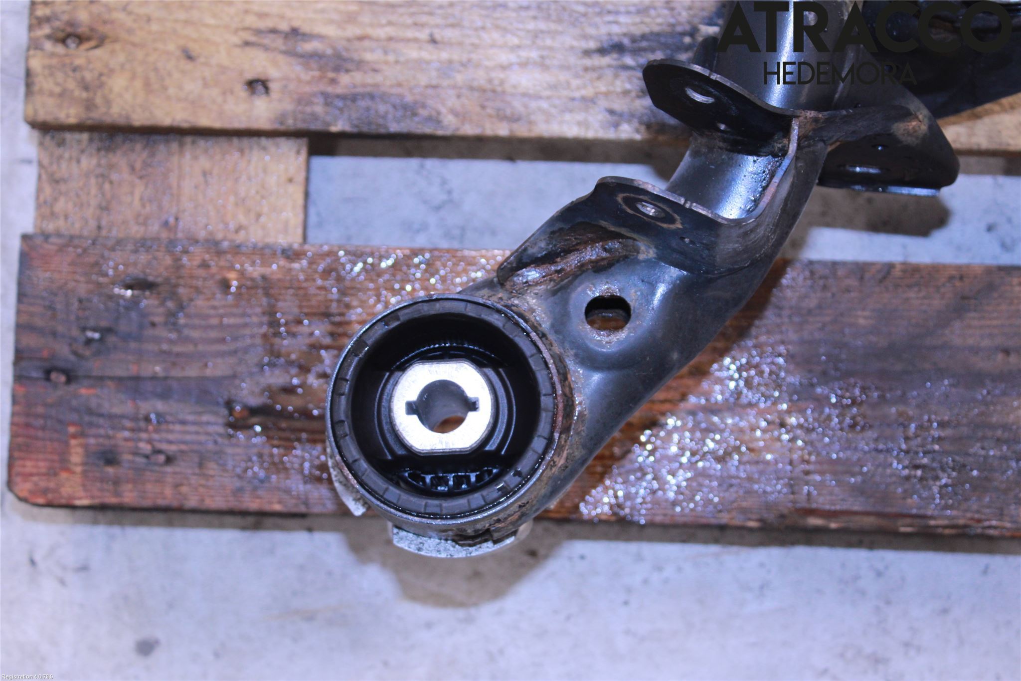 Audi A4/S4 B9 16-19 Bakaksel Feste Travers-Ramme