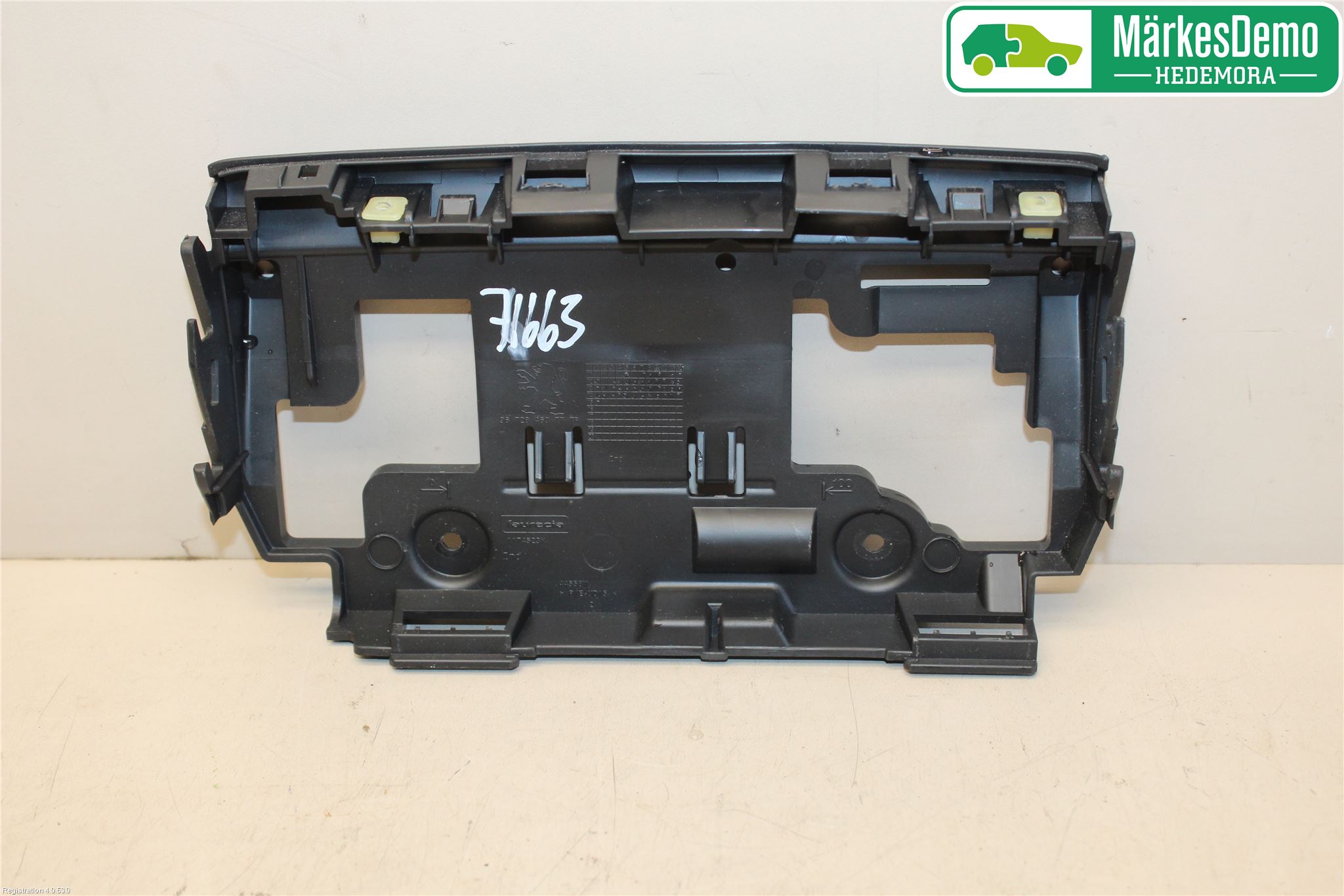 Peugeot 208 12-15 Innr Radio Ramme
