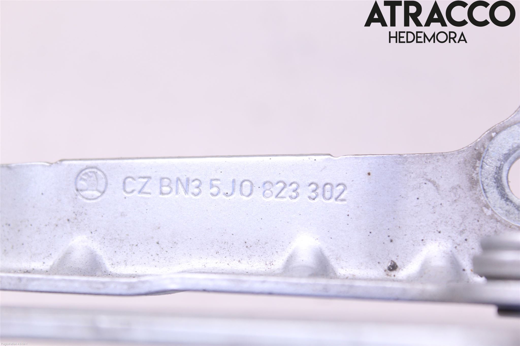 Skoda FABIA 07-14 Panser Hengsel - Hengsler
