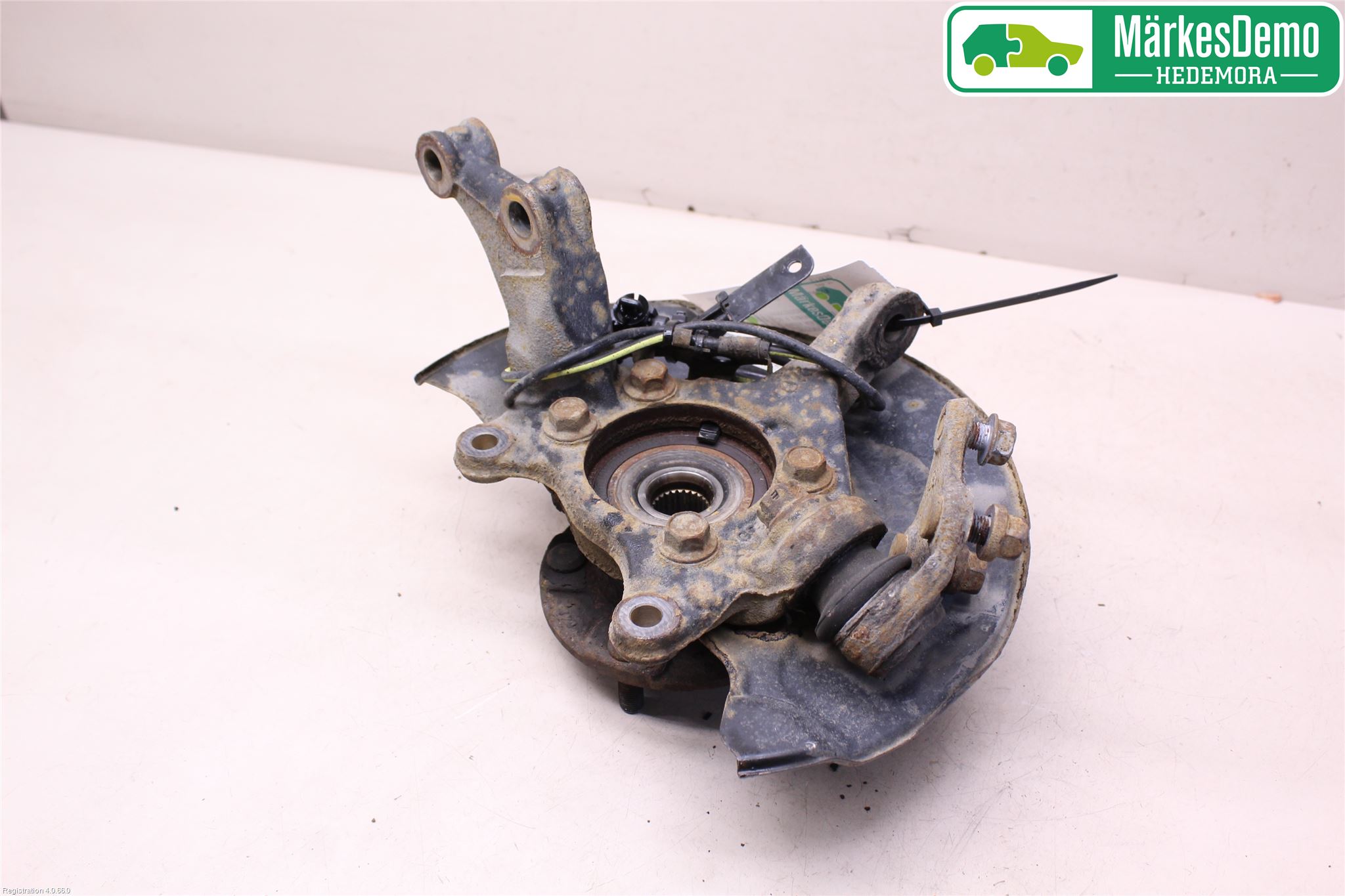 Toyota AURIS 13-19 Spindel Hf