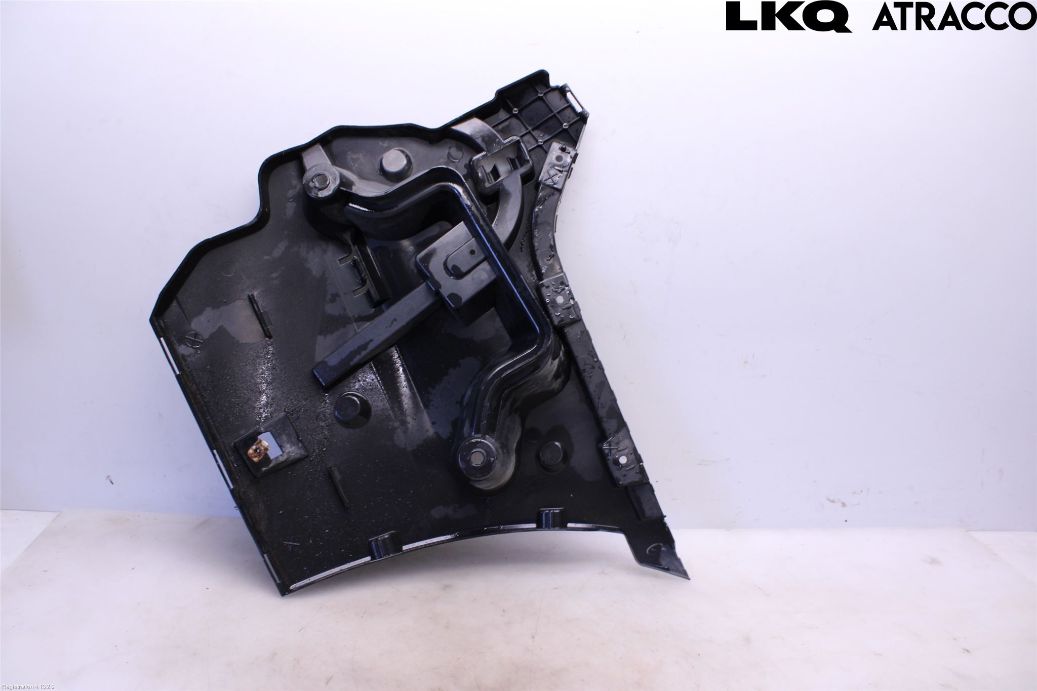BMW 5 F10/F11/F18 09-17 Støtfangerfeste Bak Venstre