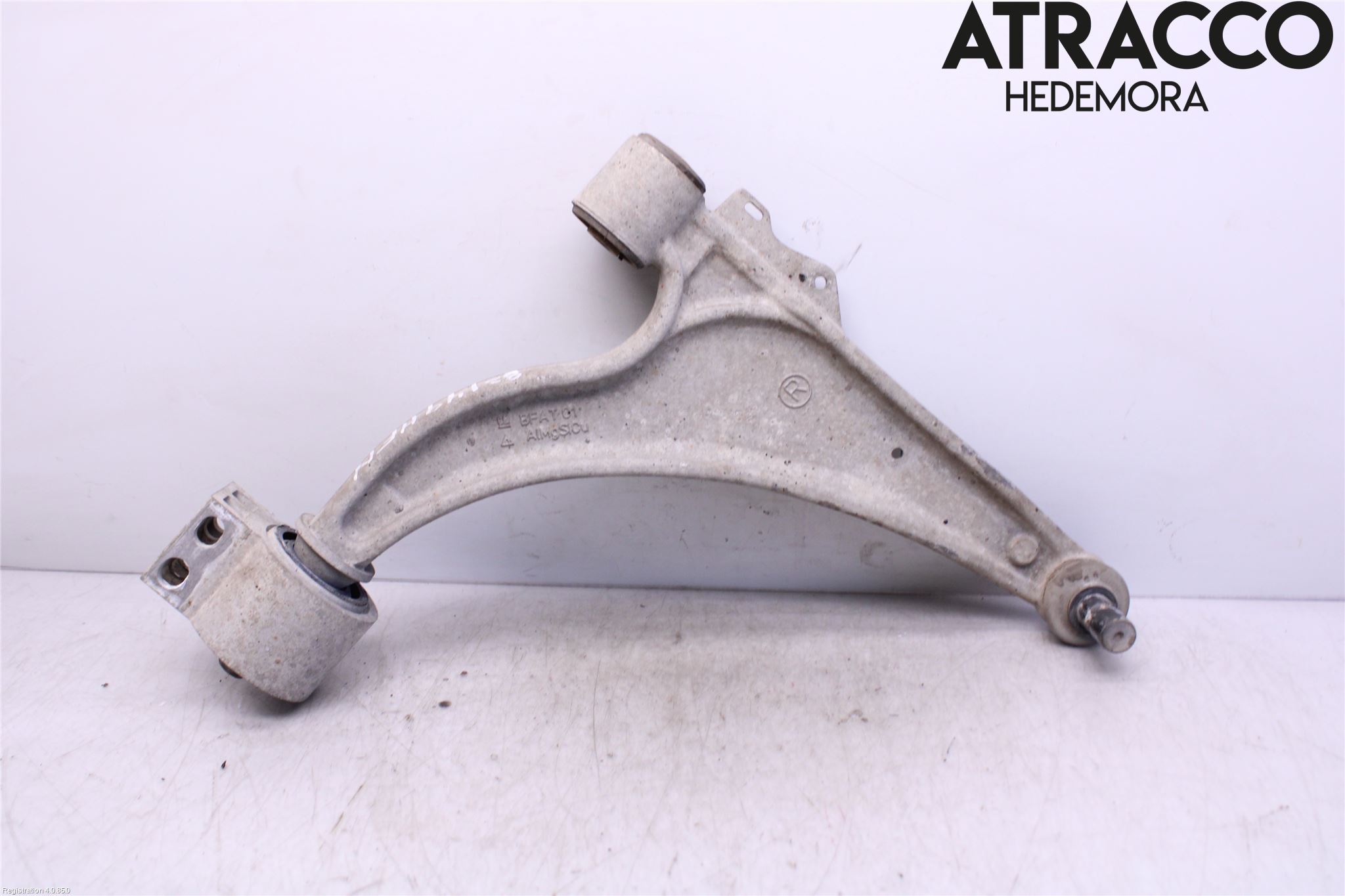 Opel ASTRA J 10-15 Bærearm Foran Høyre Nedre