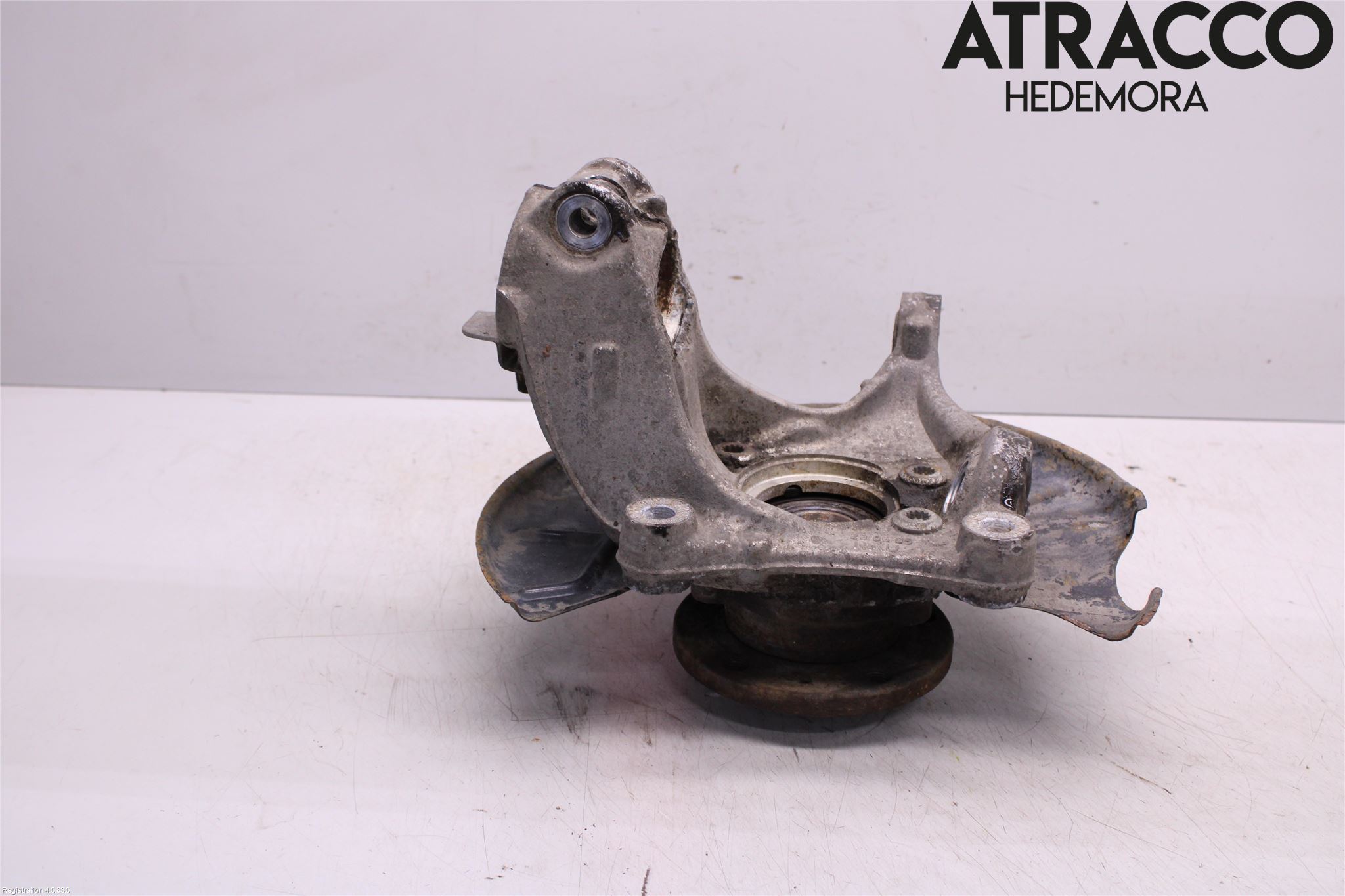 Volkswagen VW PASSAT 05-11 Spindel Hf