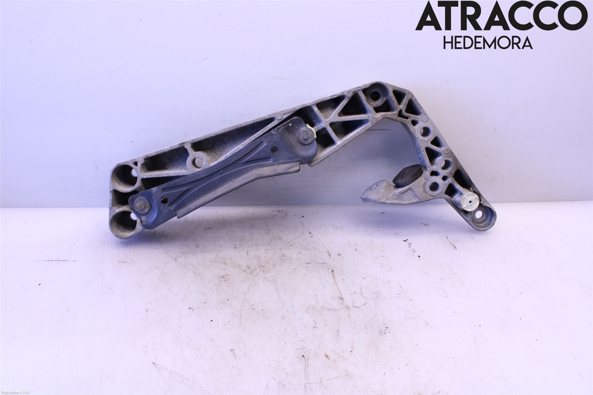 BMW 7 G11/G12 15-22 Gearkasse Bjelke - Travers