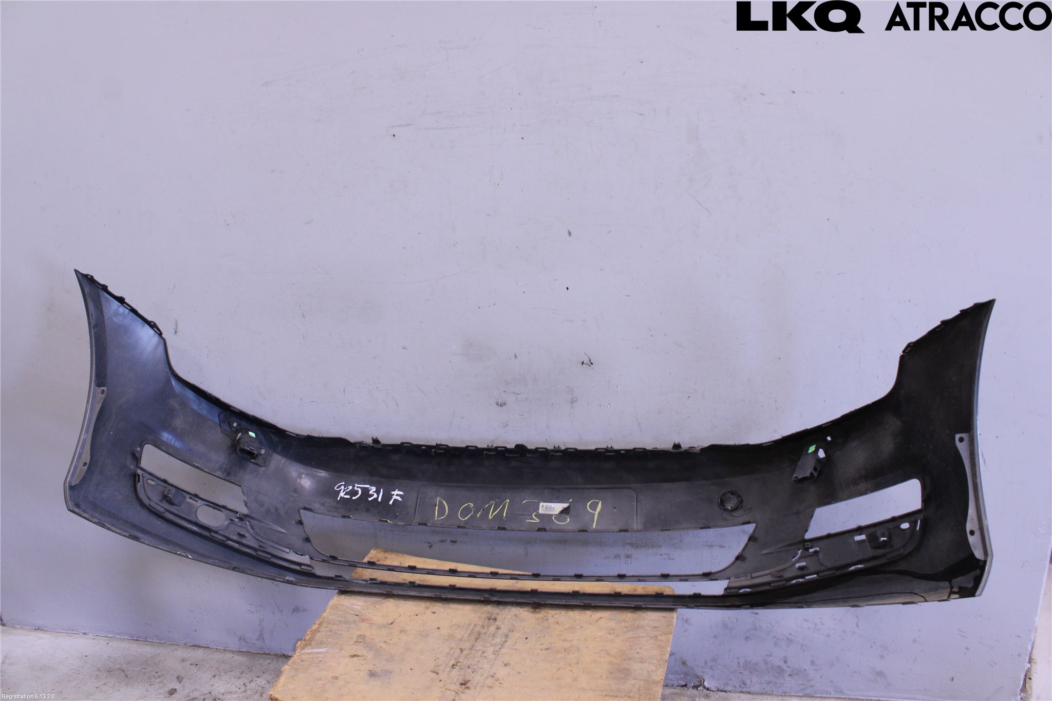 Volkswagen VW GOLF / E-GOLF VII 13-20 Støtfanger Foran Plastdeksel