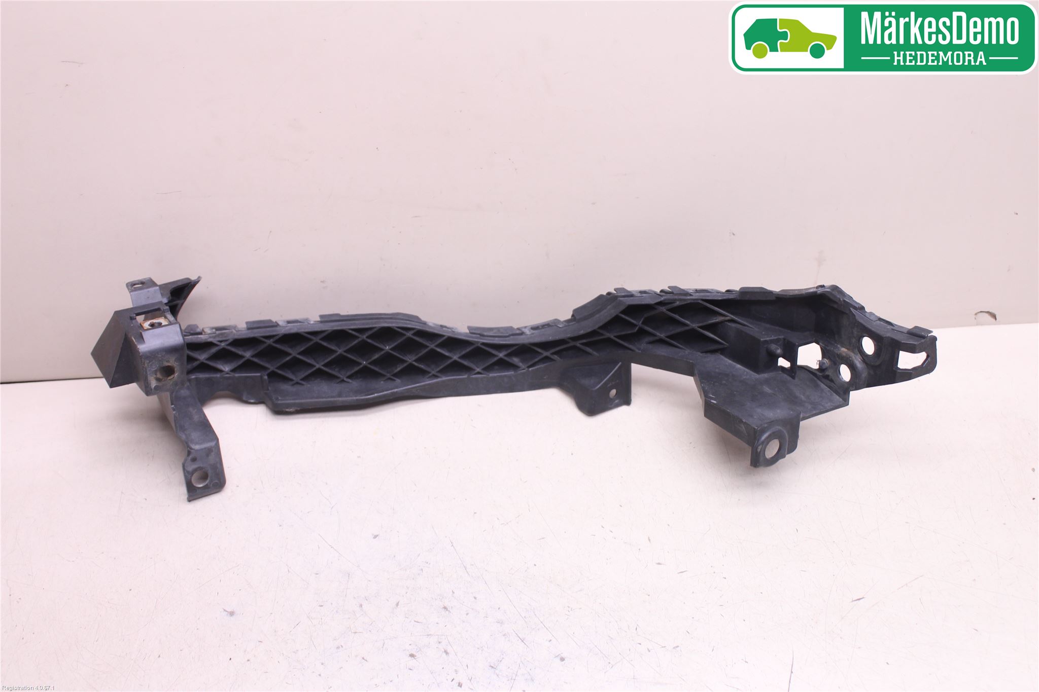 Subaru OUTBACK   07-09 Støtfangerfeste Foran Høyre