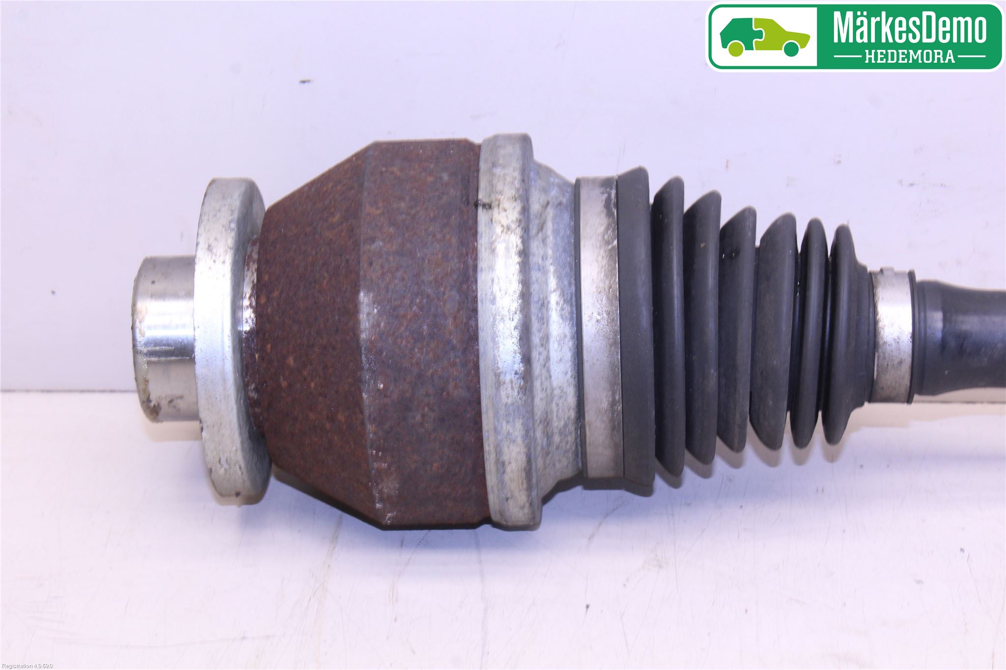 Volkswagen VW TRANSP/CARAVELLE (T5) 04-15 Drivaksel Foran Kompl Venstre
