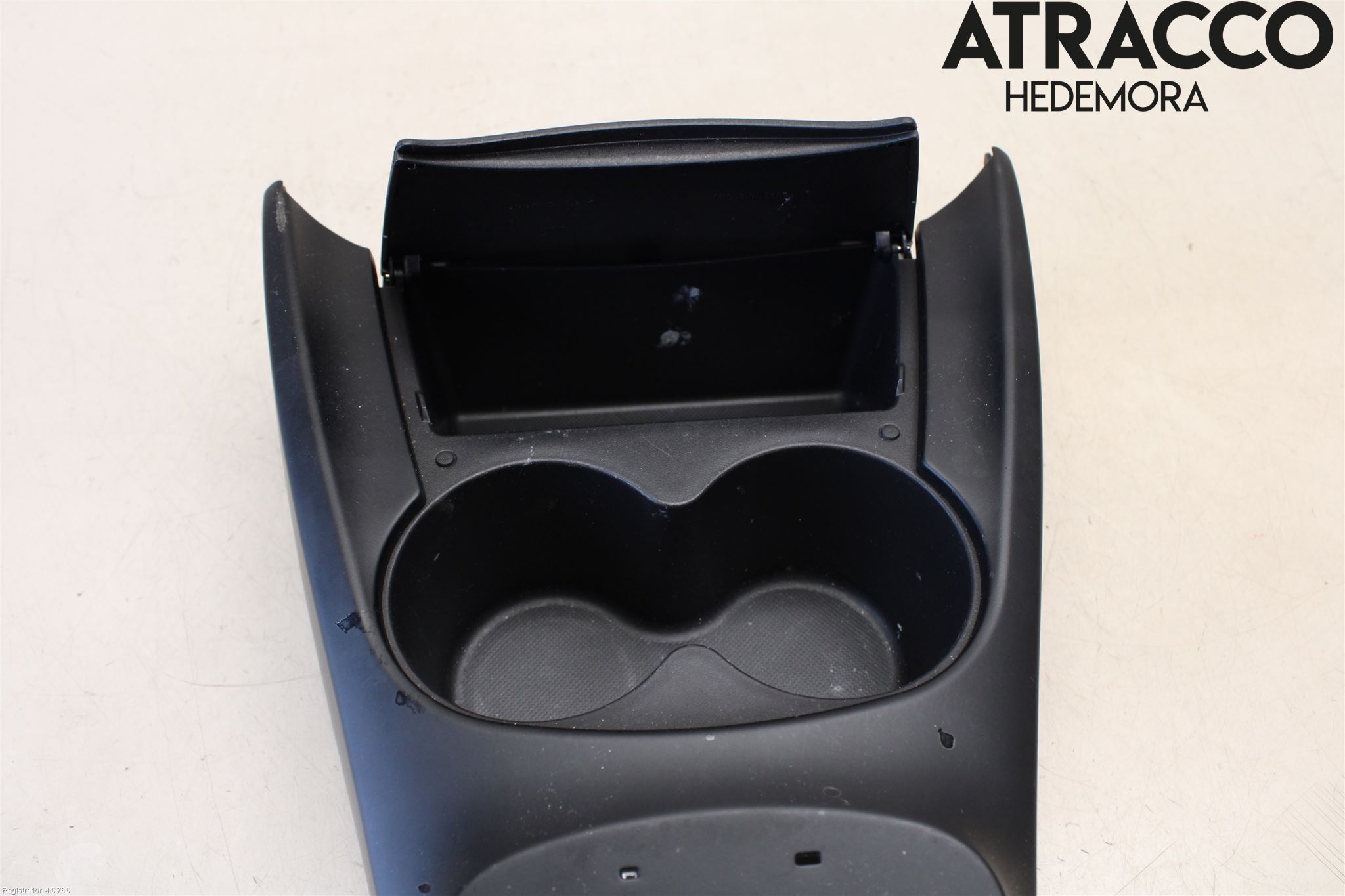 Toyota YARIS XP130 15-20 Innr Koppholder