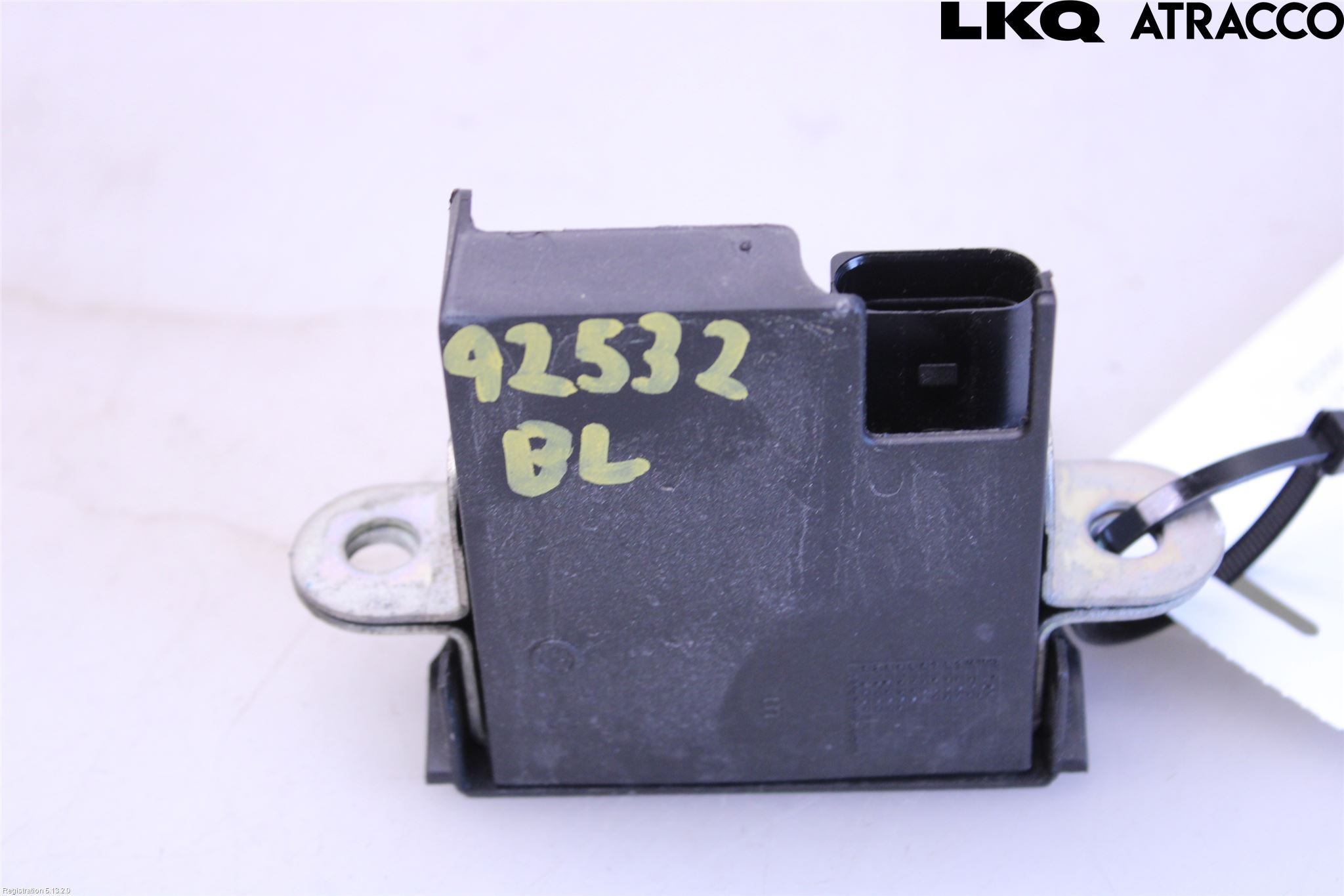 Volkswagen VW GOLF VI 09-13 Bakluke-Lokk Låsekasse