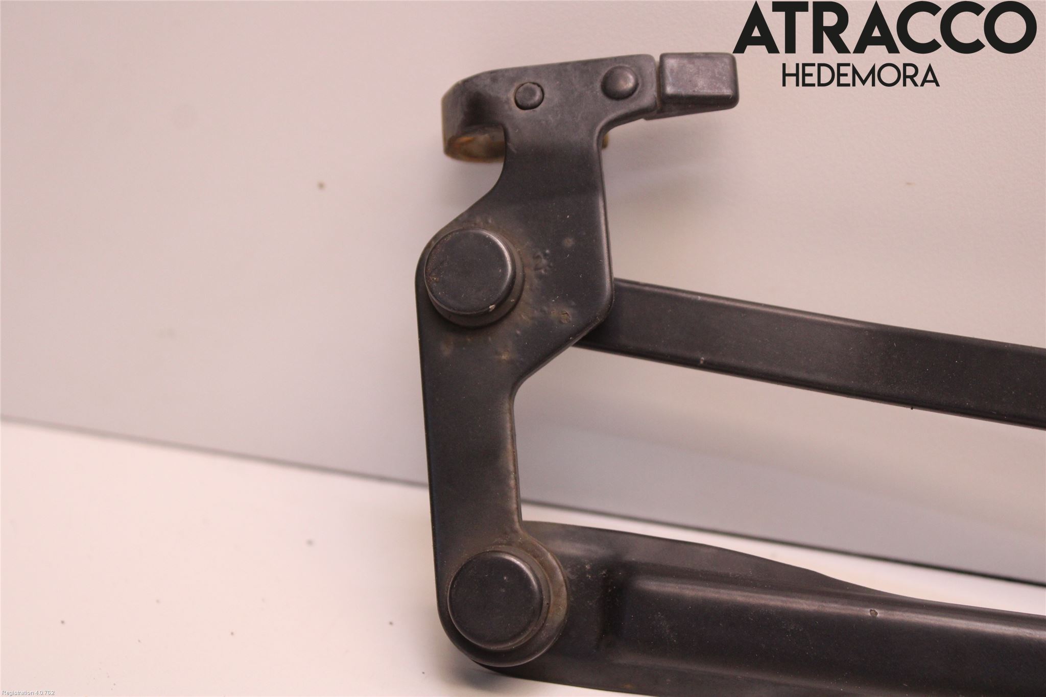 Toyota YARIS XP130 12-14 Viskerarm-Armer Frontrute