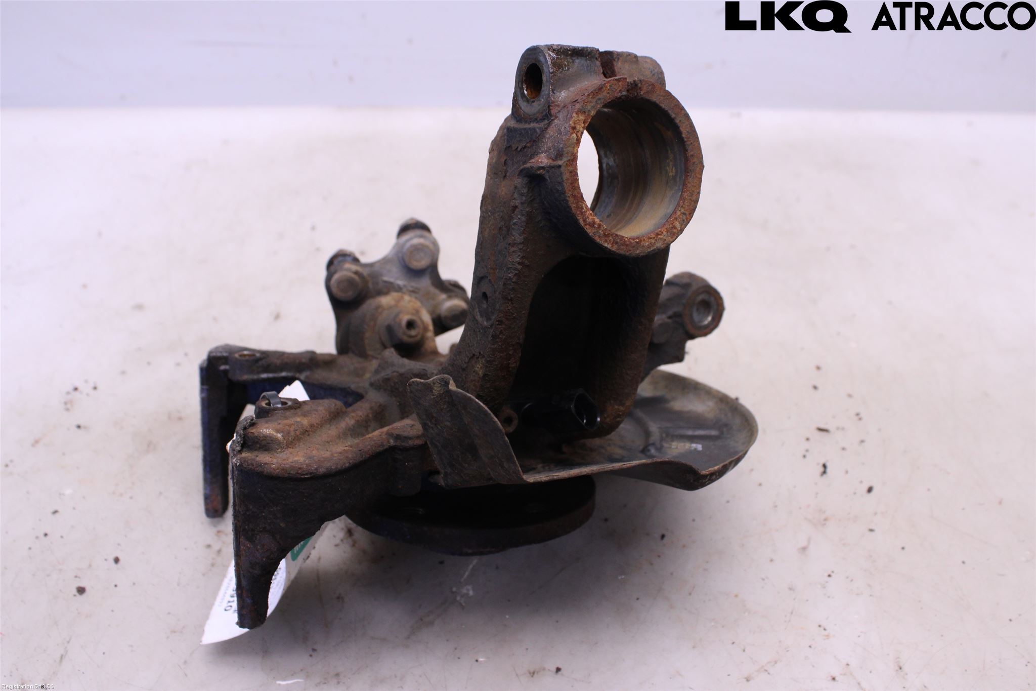 Volkswagen VW POLO 10-17 Spindel Vf