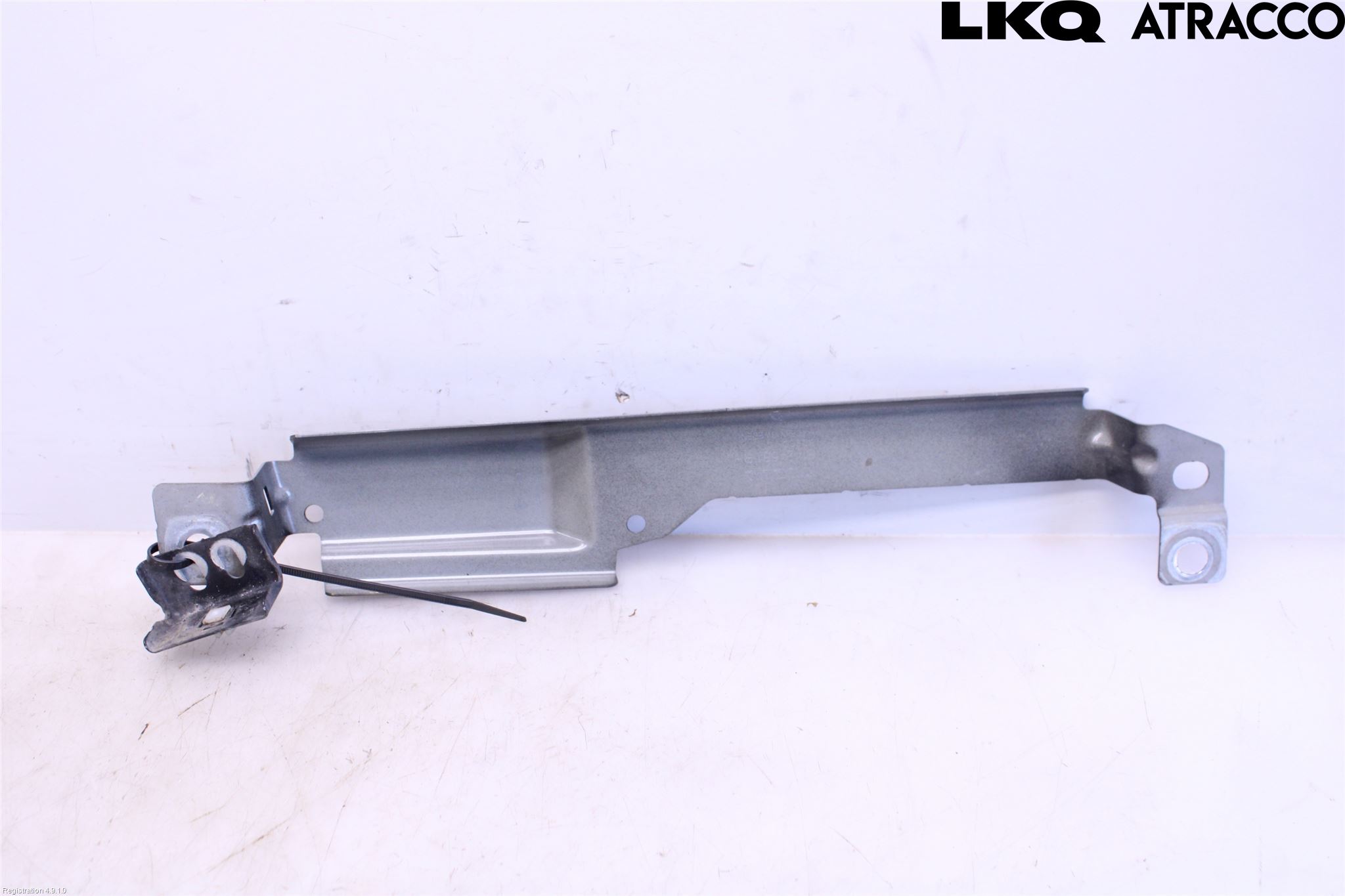 Volvo XC60 18- Radiator Feste - Ramme - Bjelk