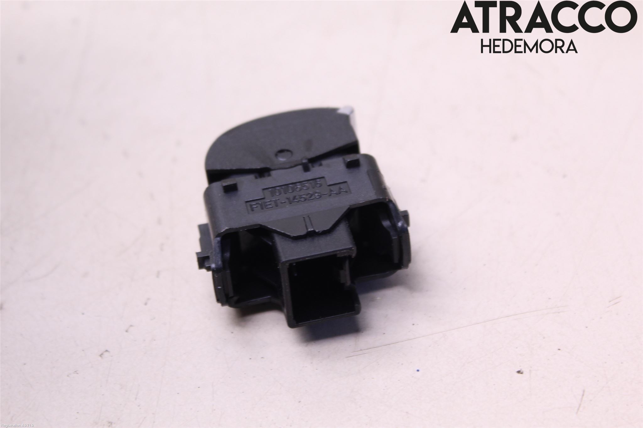 Ford KUGA 13-16 Bryter Vindusheis