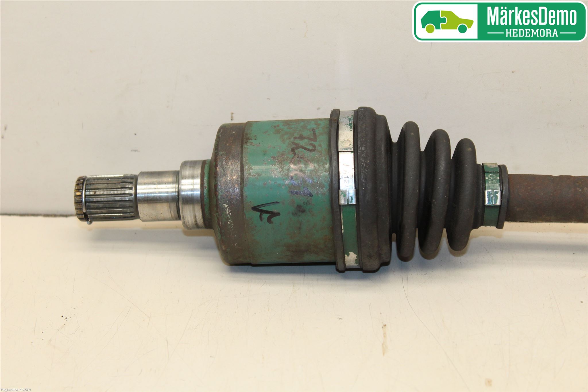 Suzuki SWIFT 05-10 Drivaksel Foran Kompl Venstre
