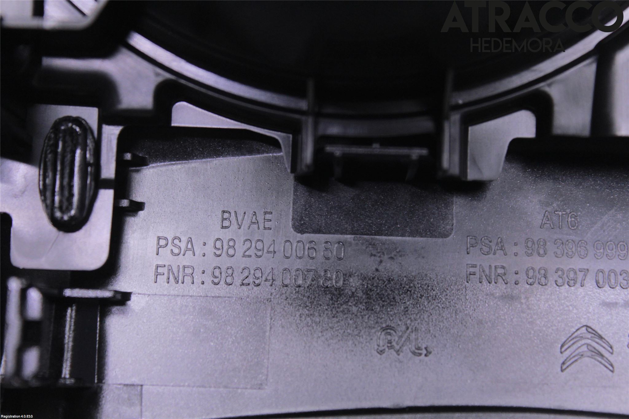 Peugeot 208/E-208 20- Instrumentkonsoll Midt