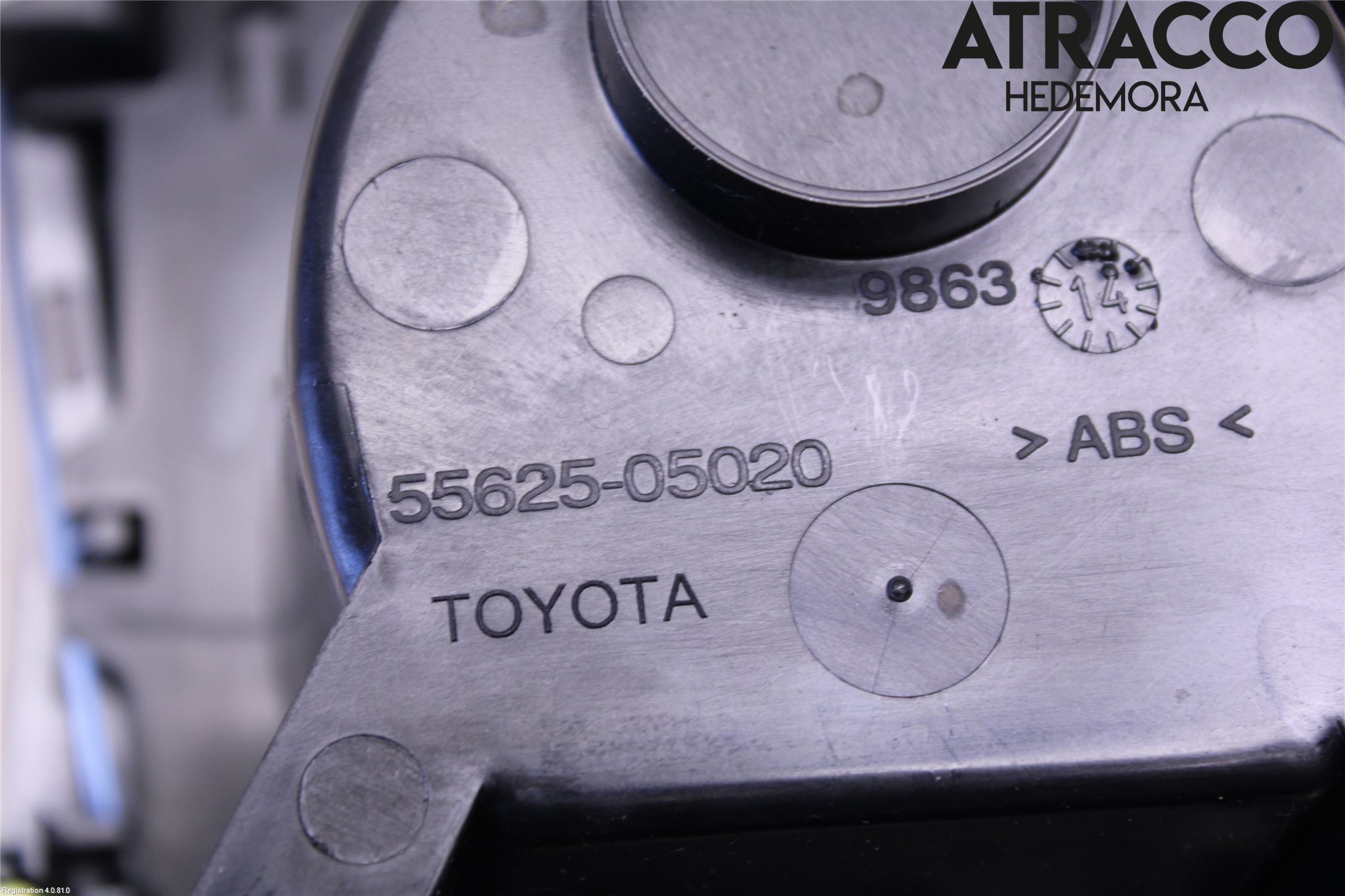 Toyota AVENSIS 09-15 Innr Koppholder