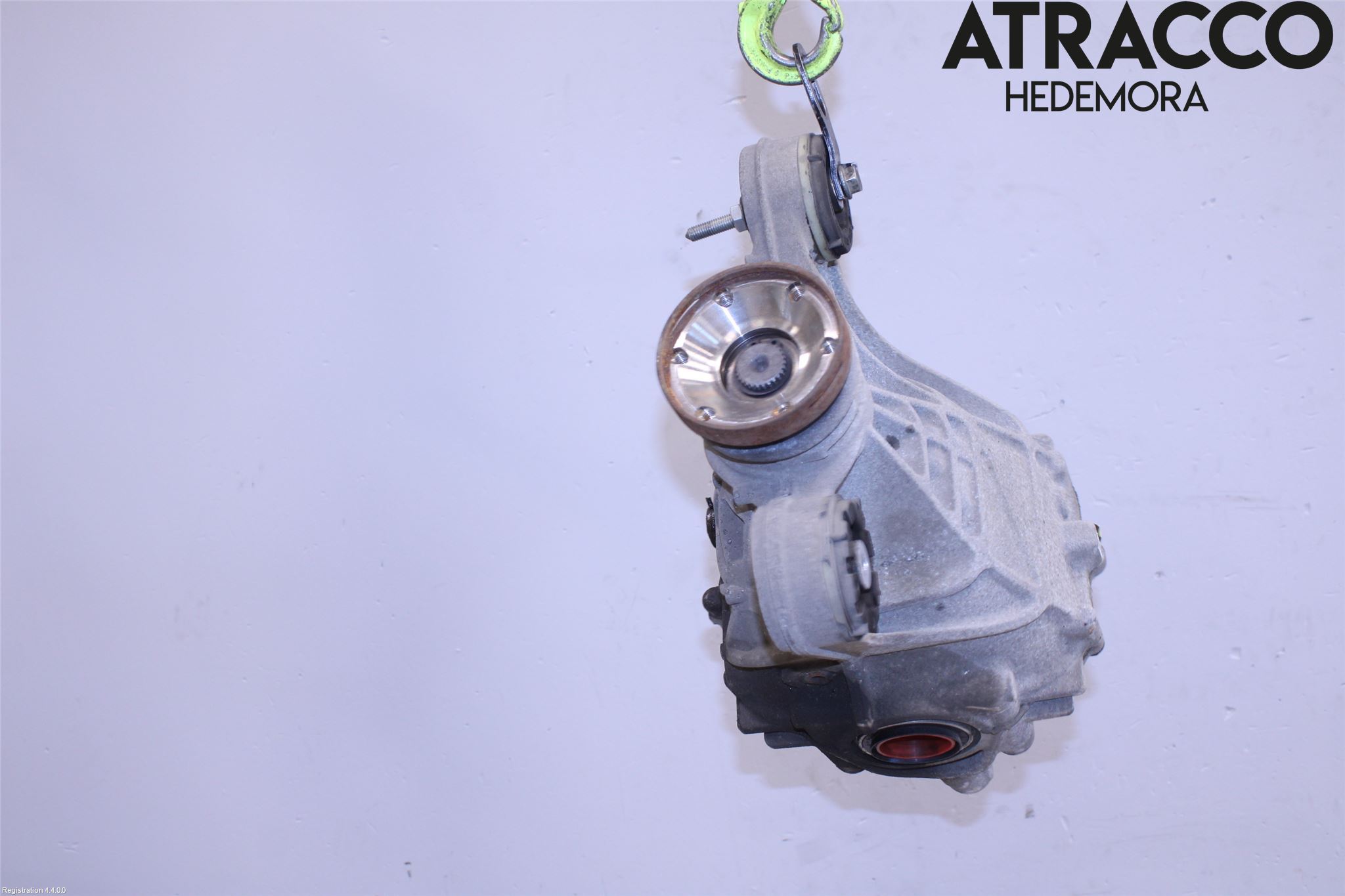 Jaguar XE (X760) 15-24 Bakaksel Kardang Bak -Diff