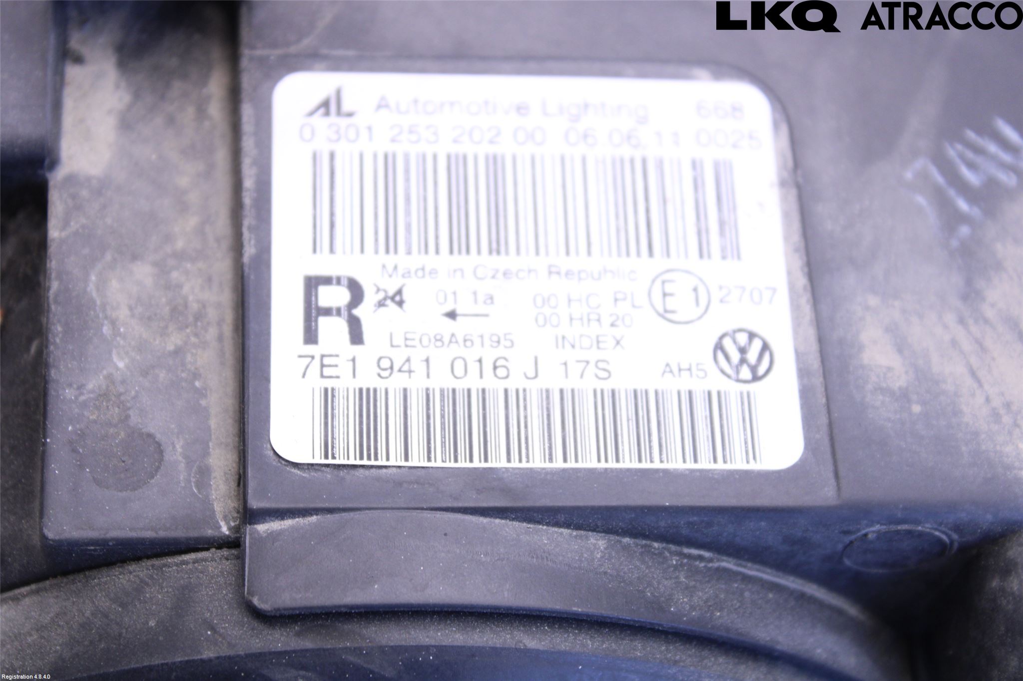 Volkswagen VW TRANSP/CARAVELLE (T5) 04-15 Frontlykt Høyre