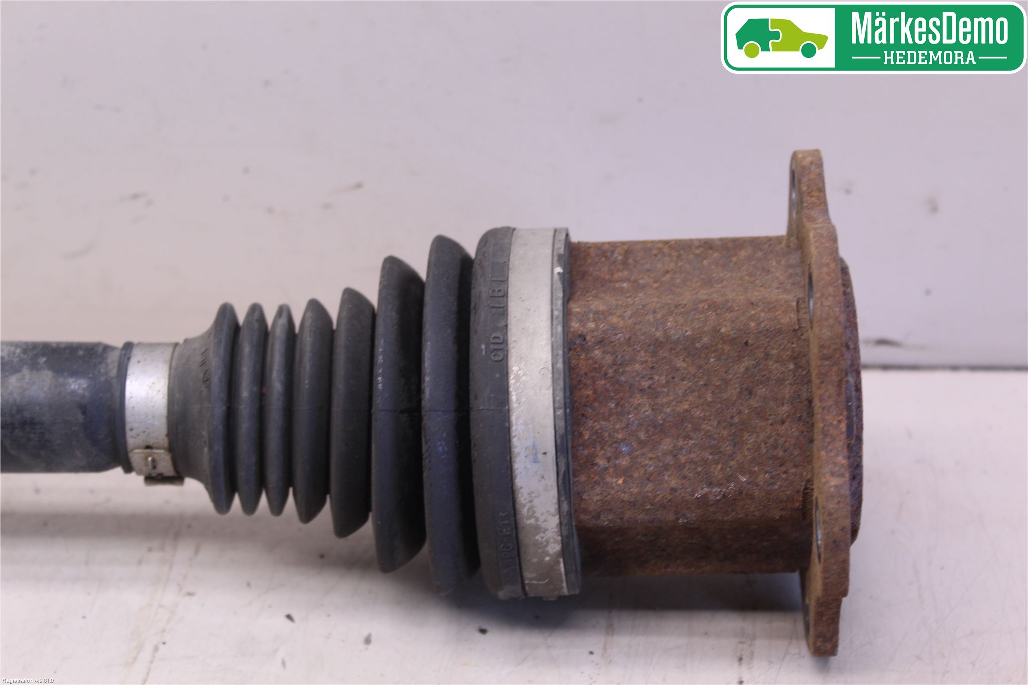 Audi A4/S4 08-11 Drivaksel Foran Kompl Venstre