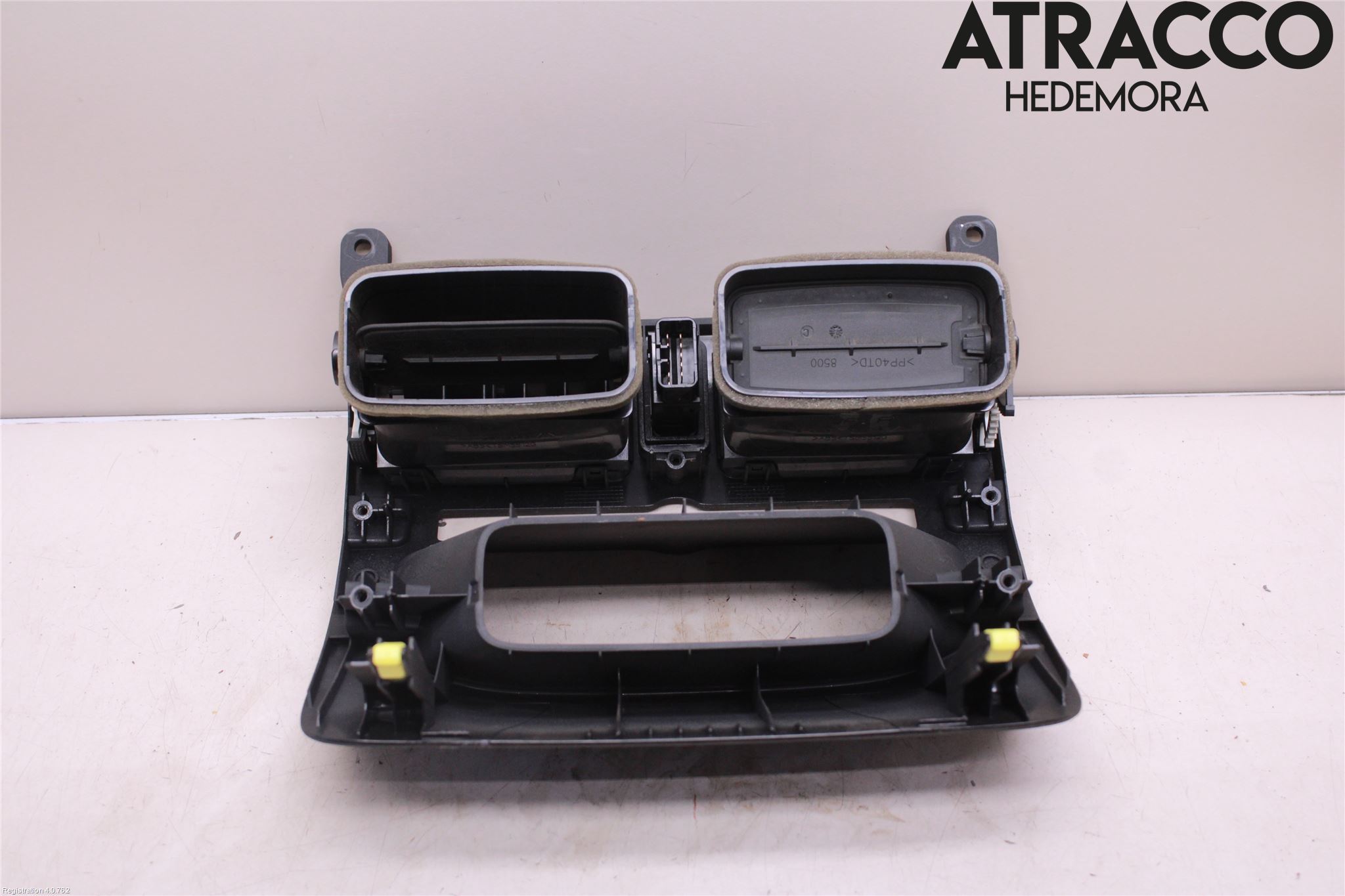 Toyota AVENSIS 03-06 Dashbord Kanal - Dyse