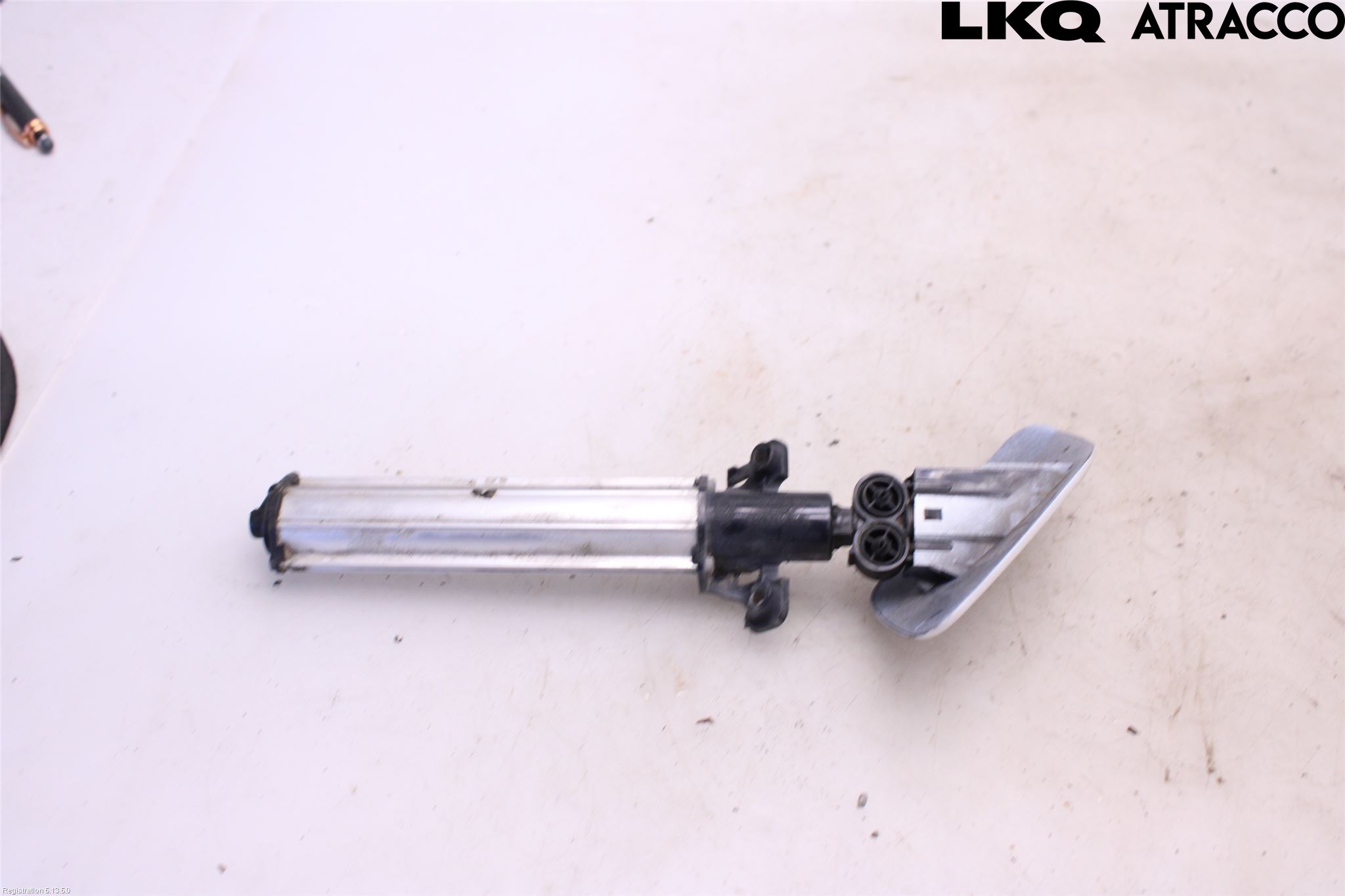 Volvo V60 11-13 Spylerdyse Frontlykter
