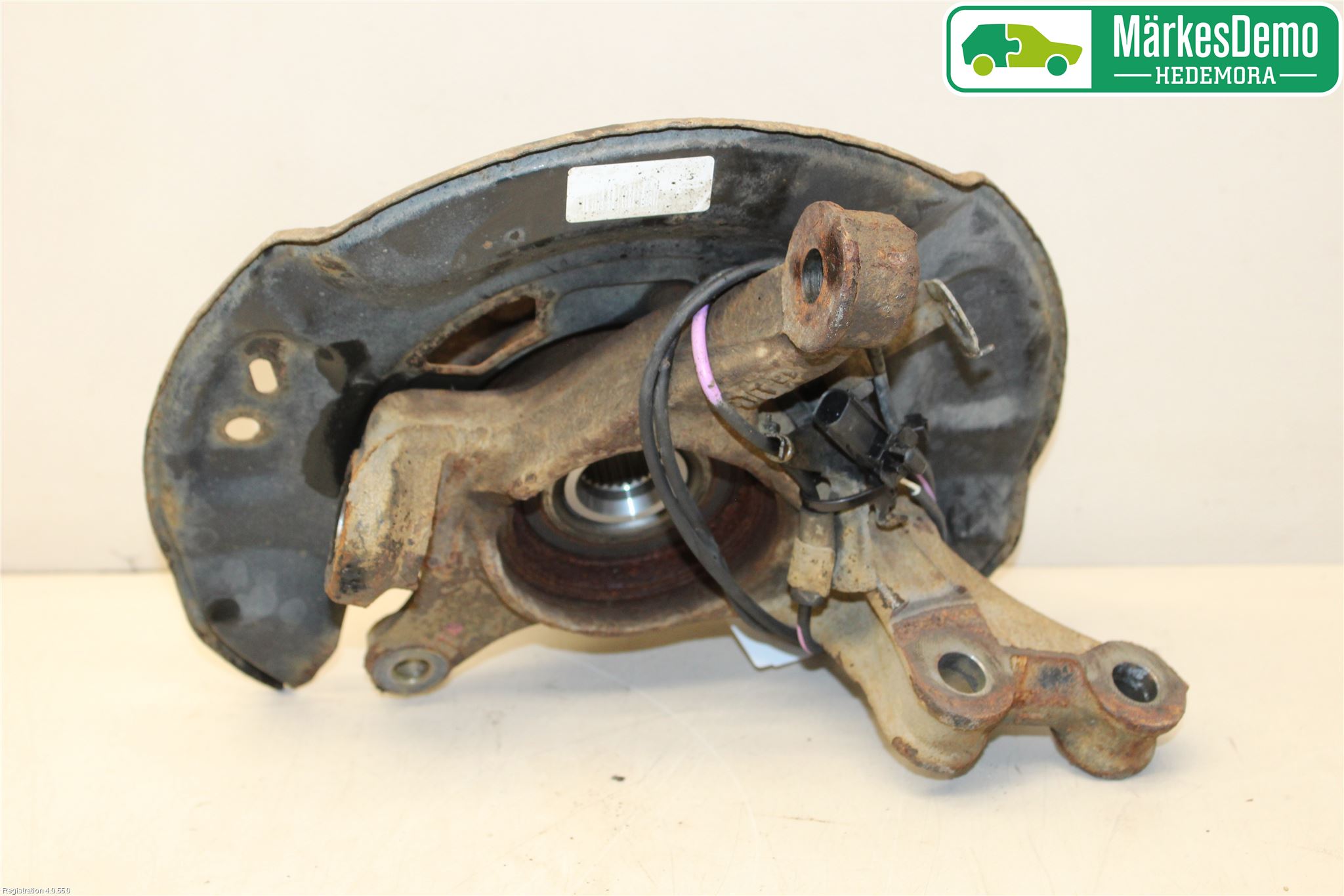 Toyota YARIS XP130 12-14 Spindel Vf