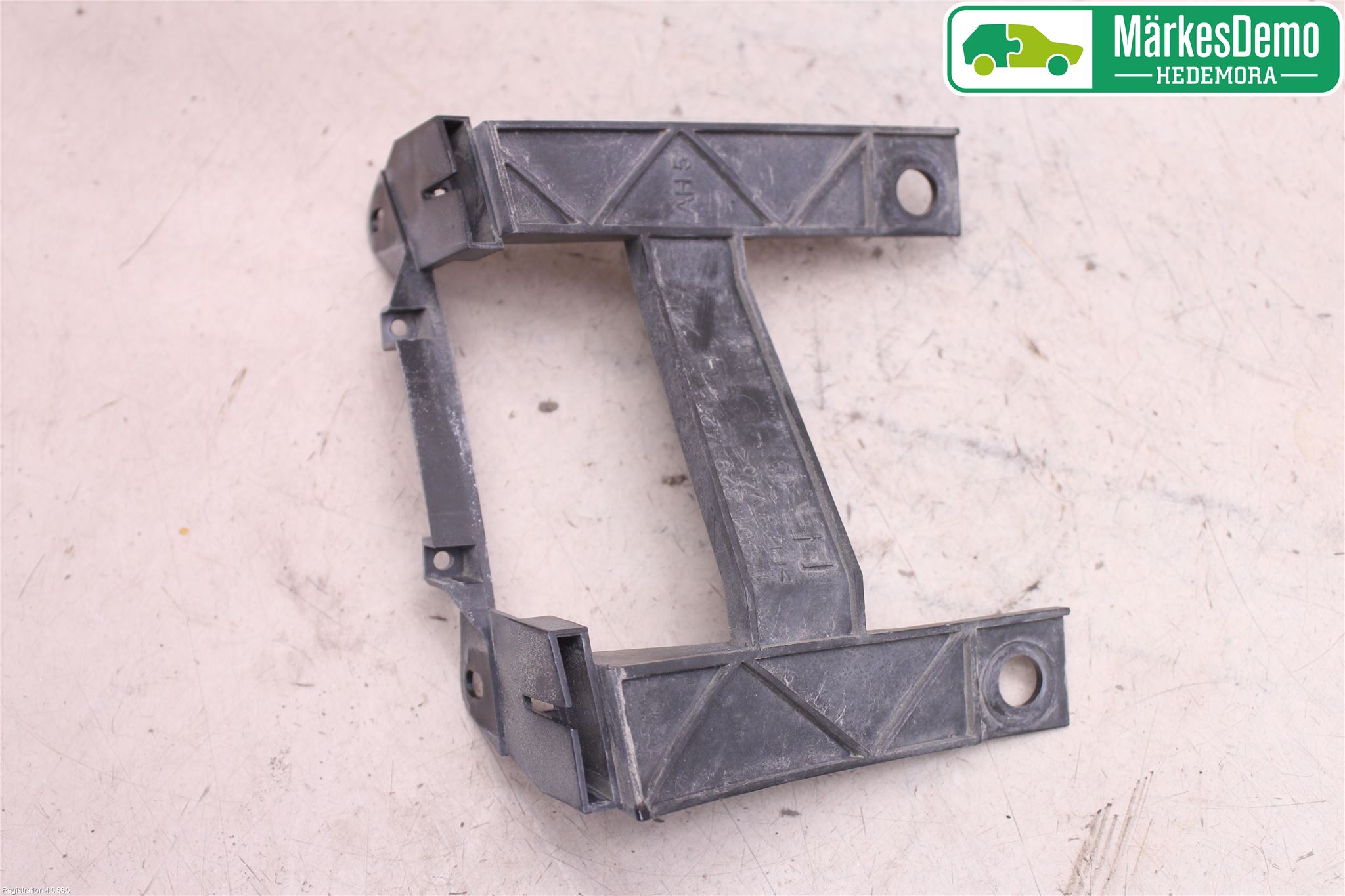 Volkswagen VW TRANSP/CARAVELLE (T5) 04-15 Frontlykt Holder-Feste