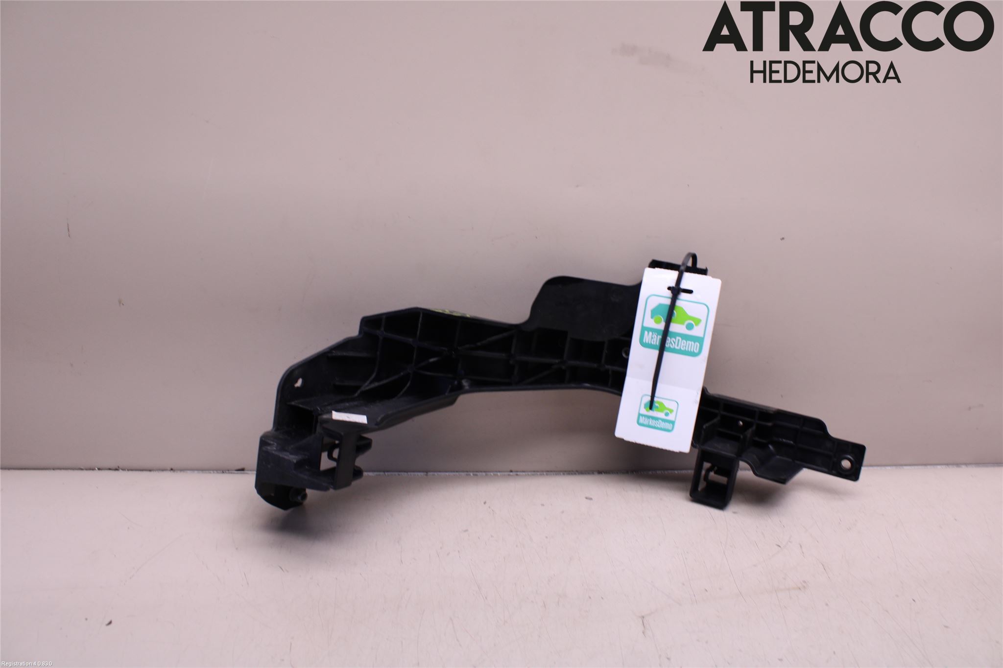 Hyundai i30 GD 13-17 Frontlykt Holder-Feste