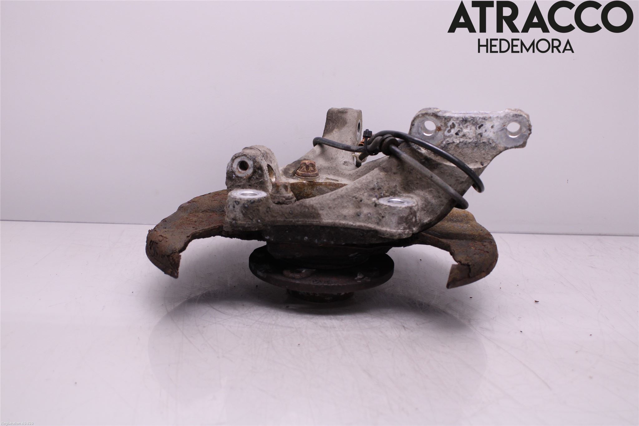Saab 9-5     06-10 Spindel Vf