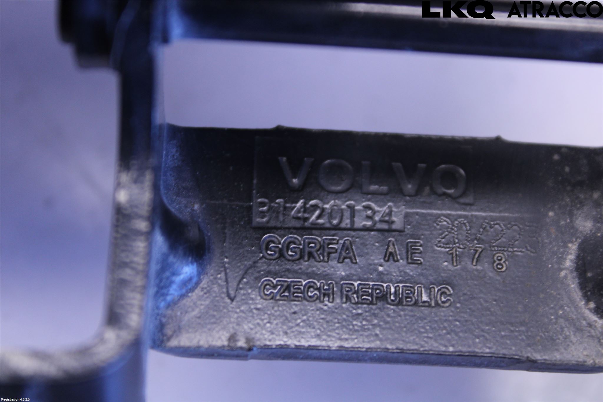 Volvo XC60 18- Bakluke Hengsel Venstre