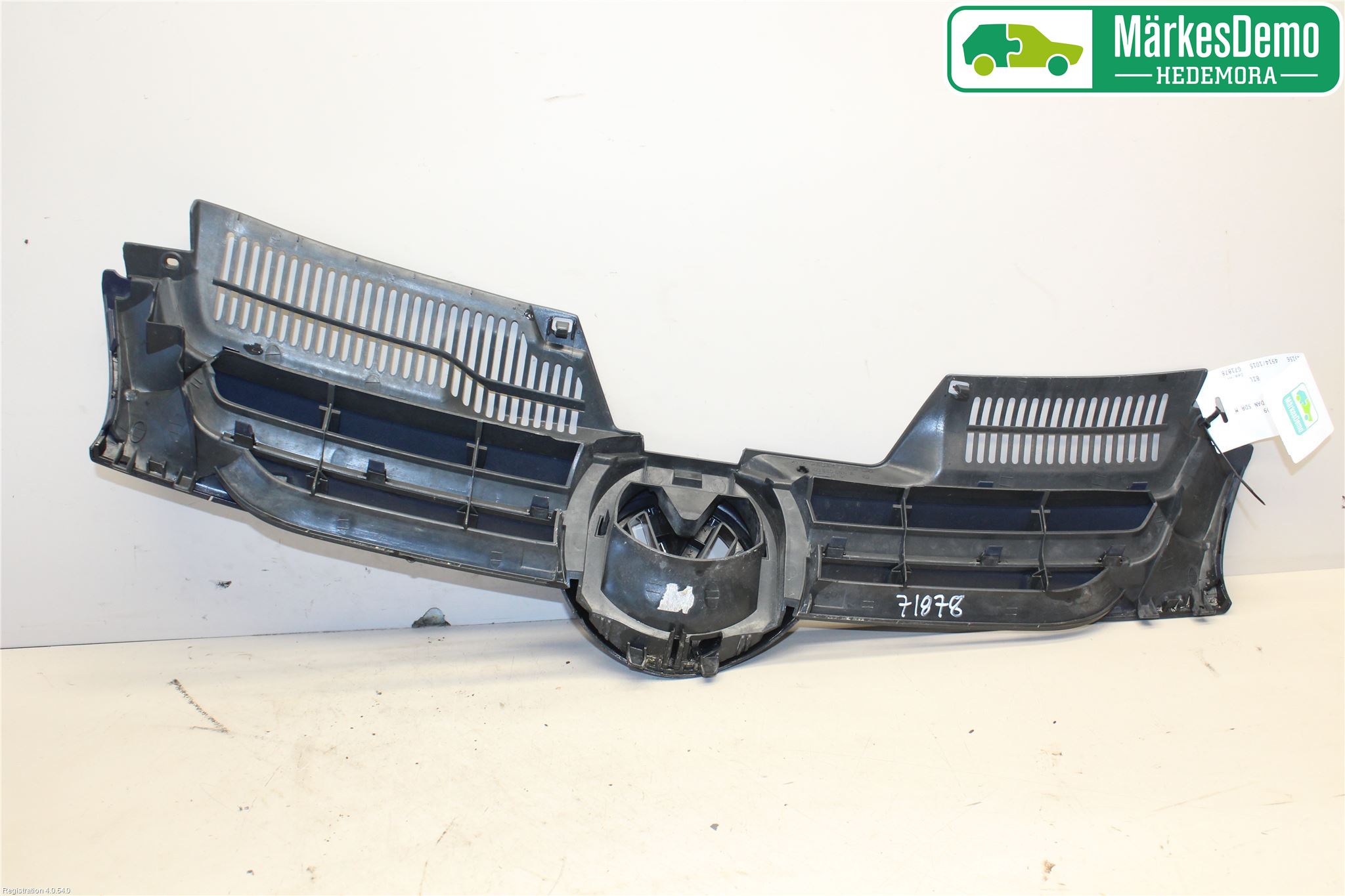 Volkswagen VW GOLF V 04-09 Grill Komplett