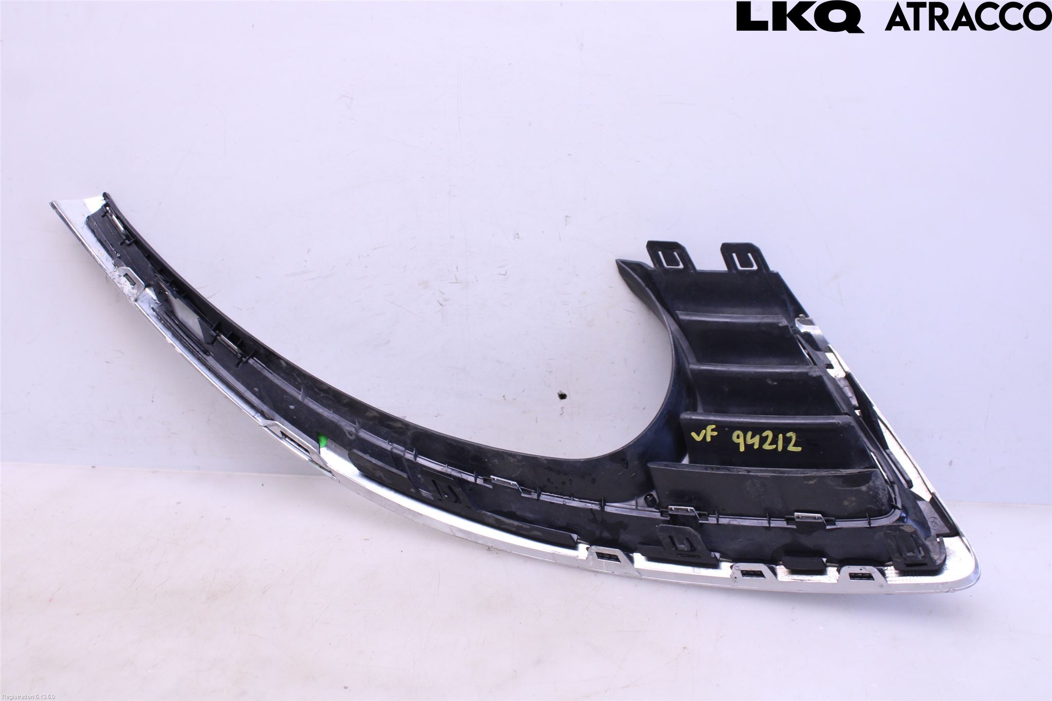 Saab 9-5     06-10 Frontlykt Ramme V Lyktering