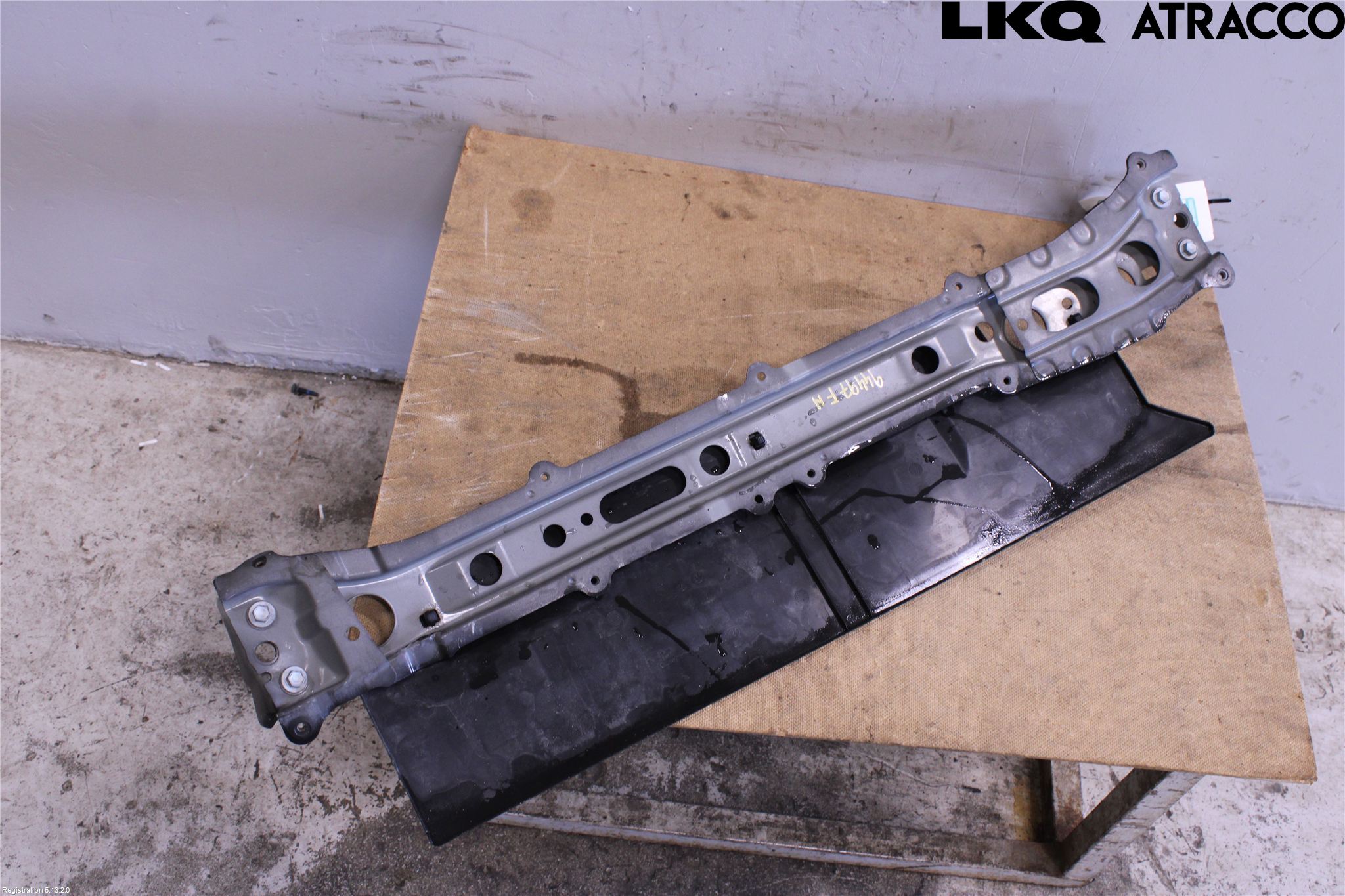Toyota YARIS XP21 20- Radiator Feste - Ramme - Bjelk