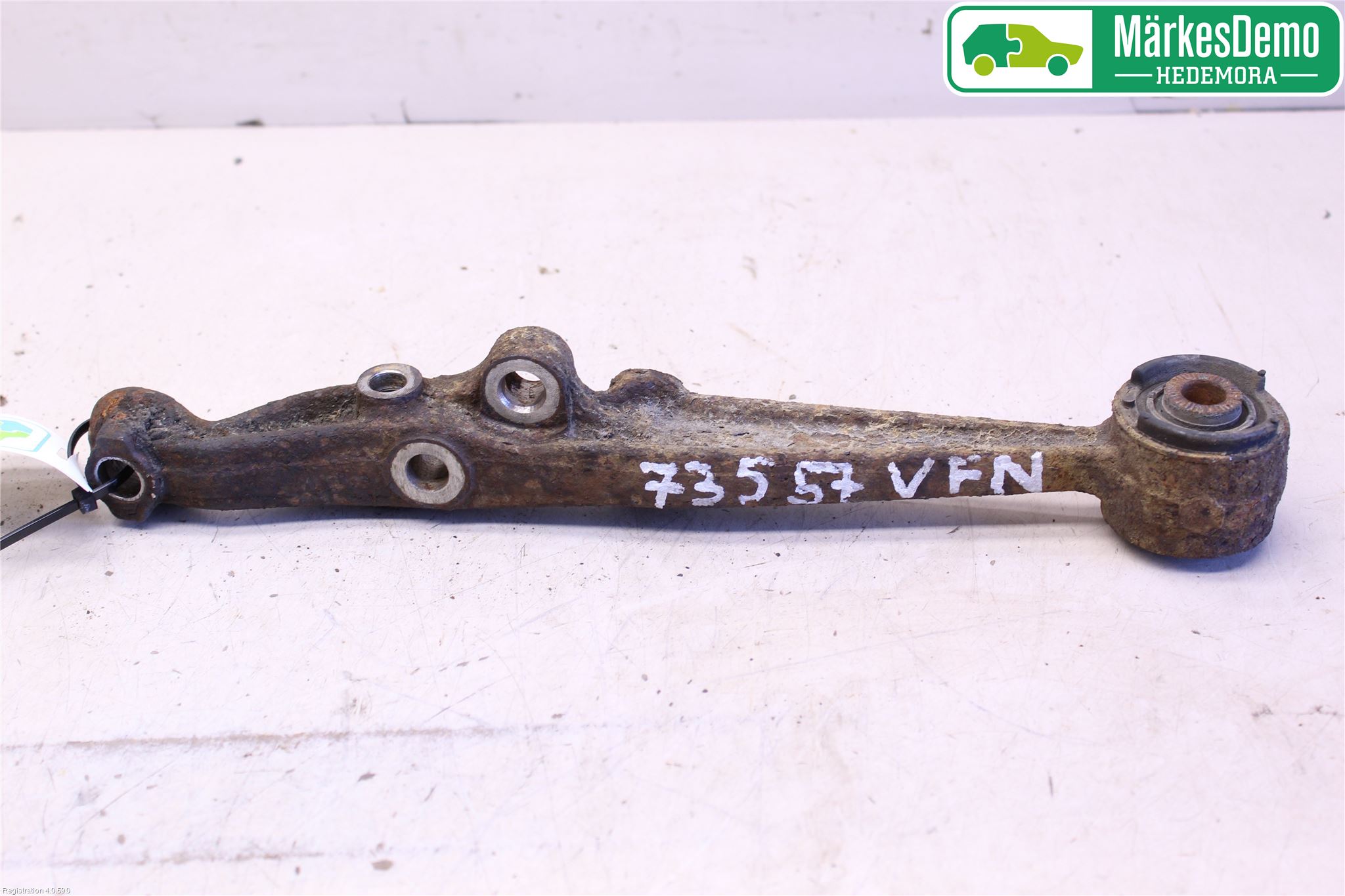 Lexus GS 300/400/430 91-05 Bærearm Foran Venstre Nedre