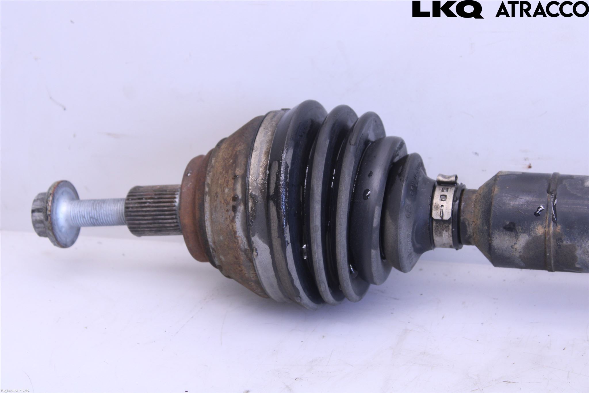 Volkswagen VW PASSAT 11-14 Drivaksel Foran Kompl Høyre