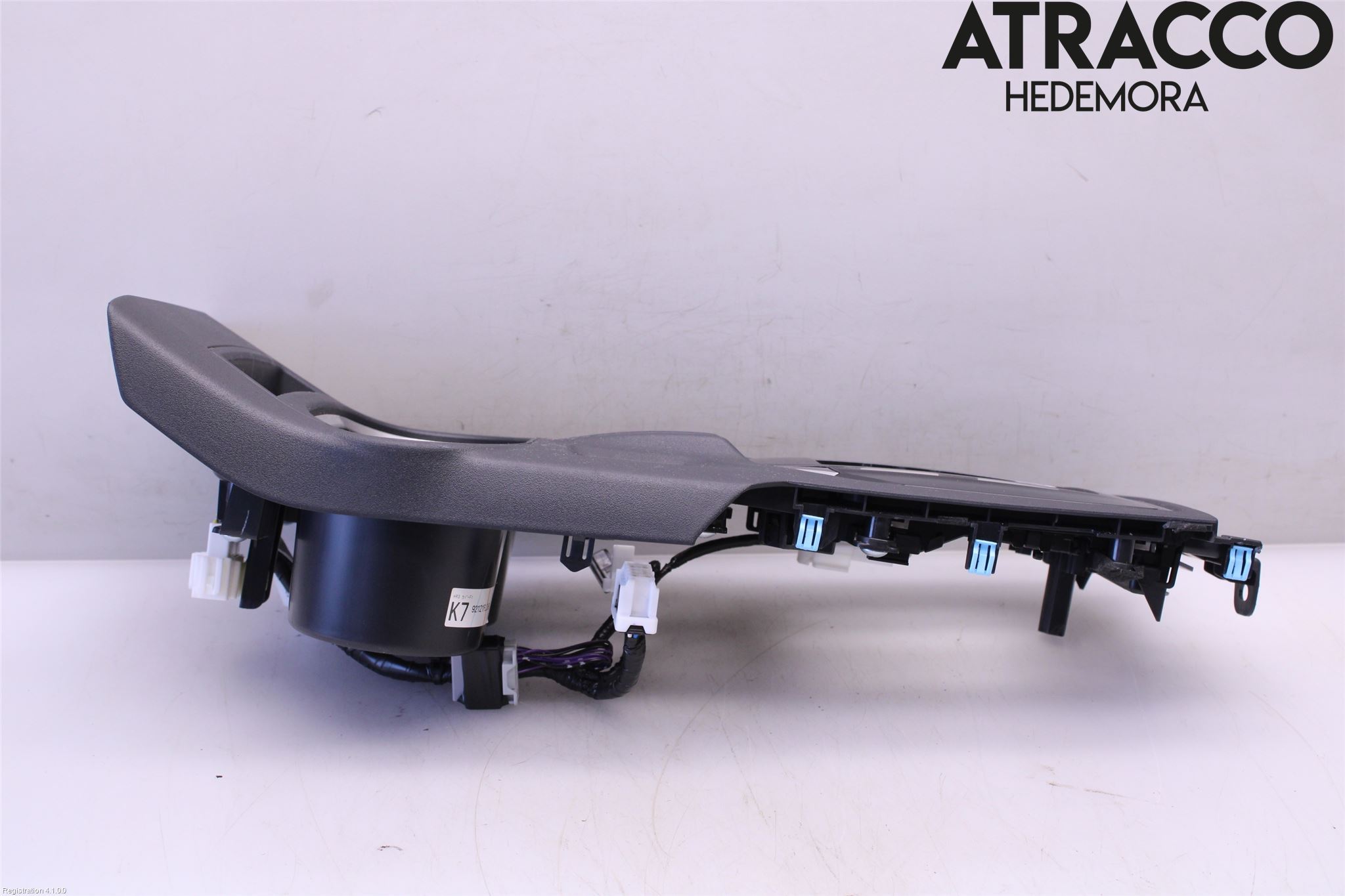 Subaru IMPREZA V 18- Innr Koppholder