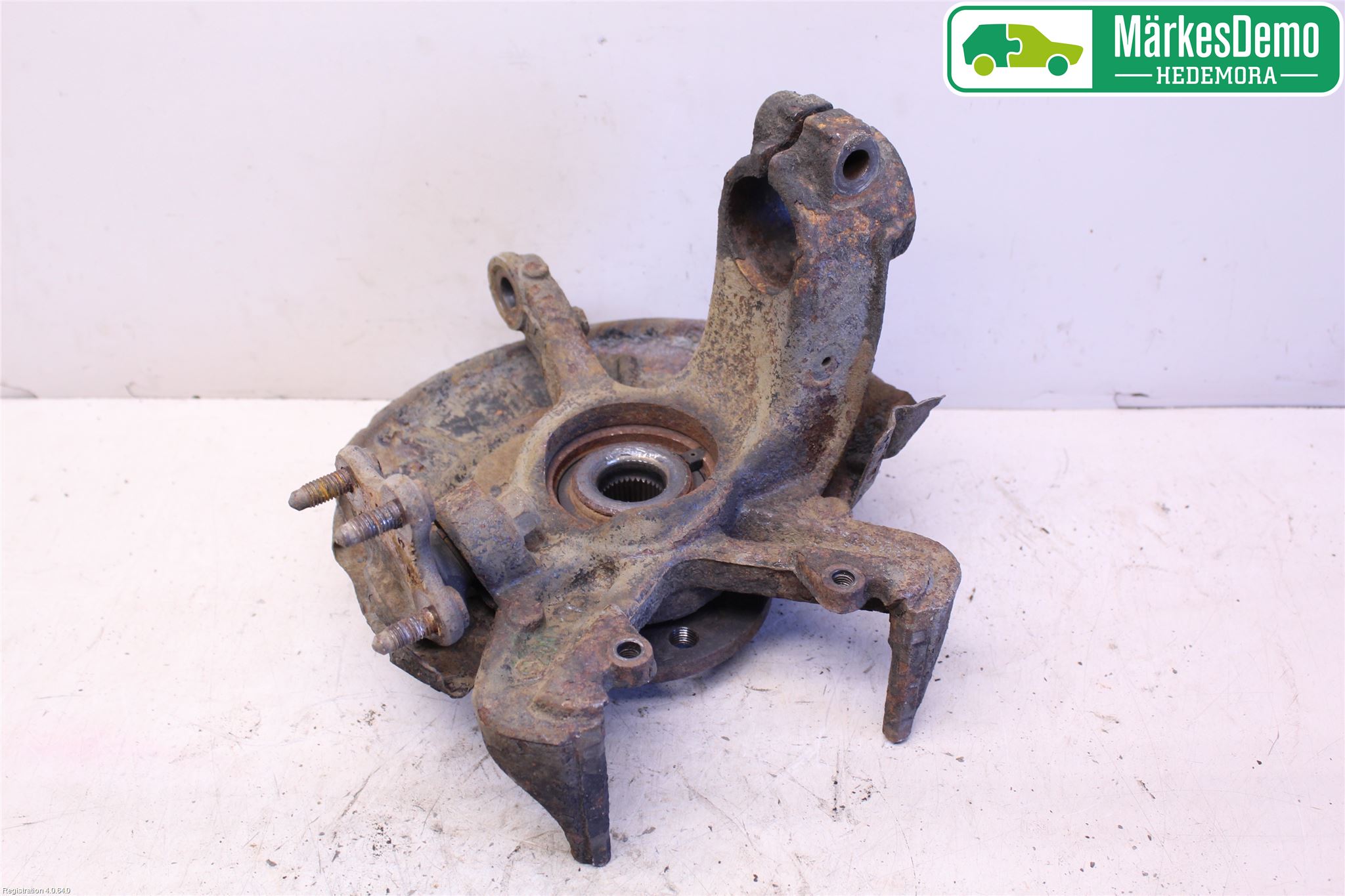 Volkswagen VW POLO 10-17 Spindel Vf