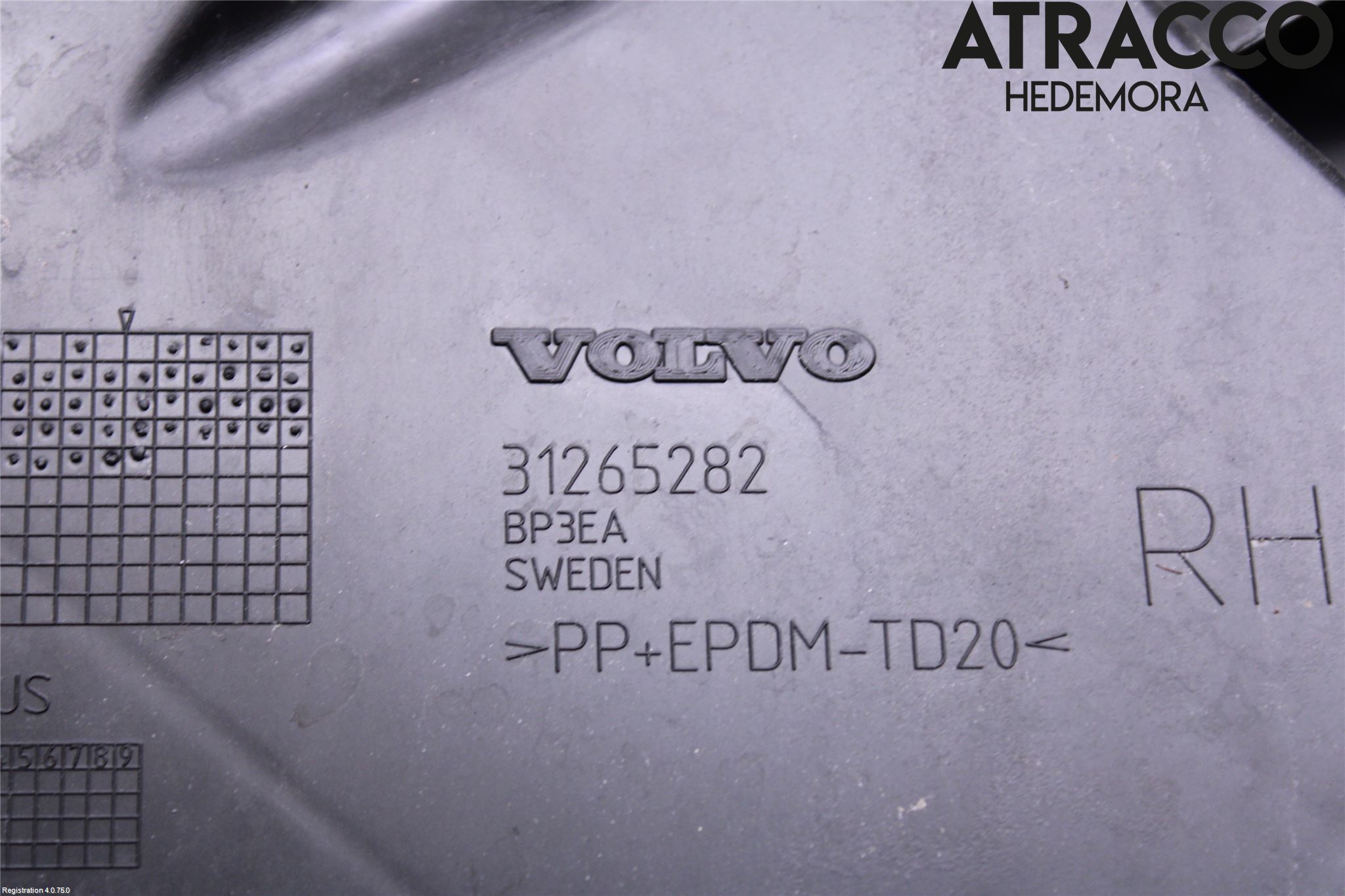 Volvo V60 14-18 Støtfangerfeste Bak Høyre