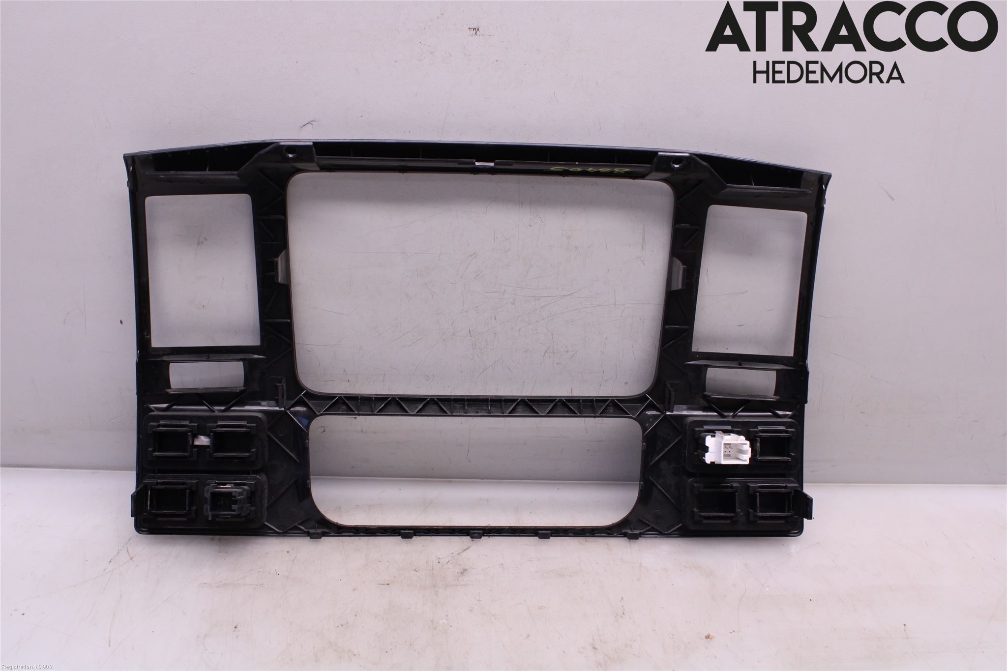 Volkswagen VW TRANSP/CARAVELLE (T5) 04-15 Innr Radio Ramme