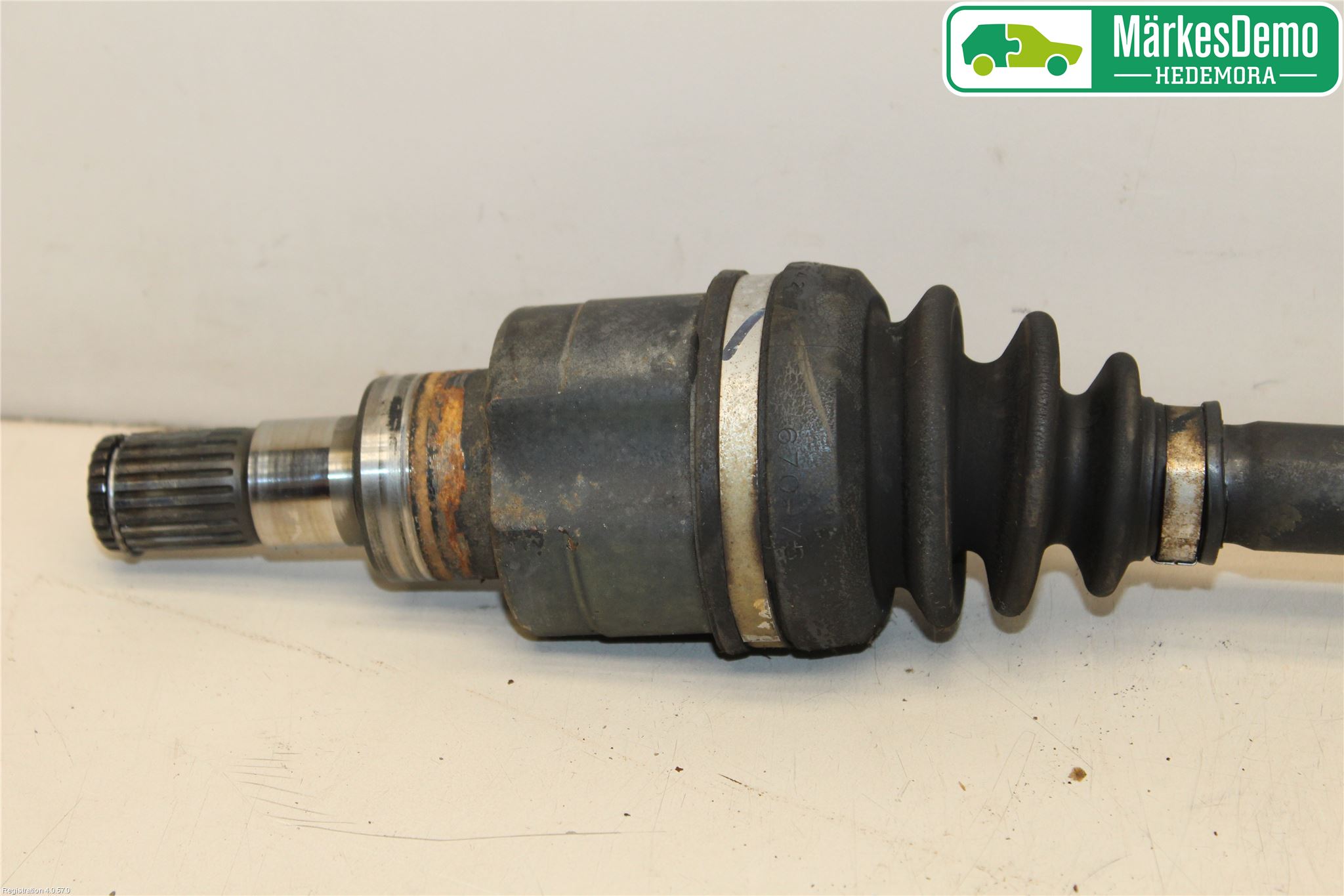 Suzuki ALTO 79-14 Drivaksel Foran Kompl Høyre