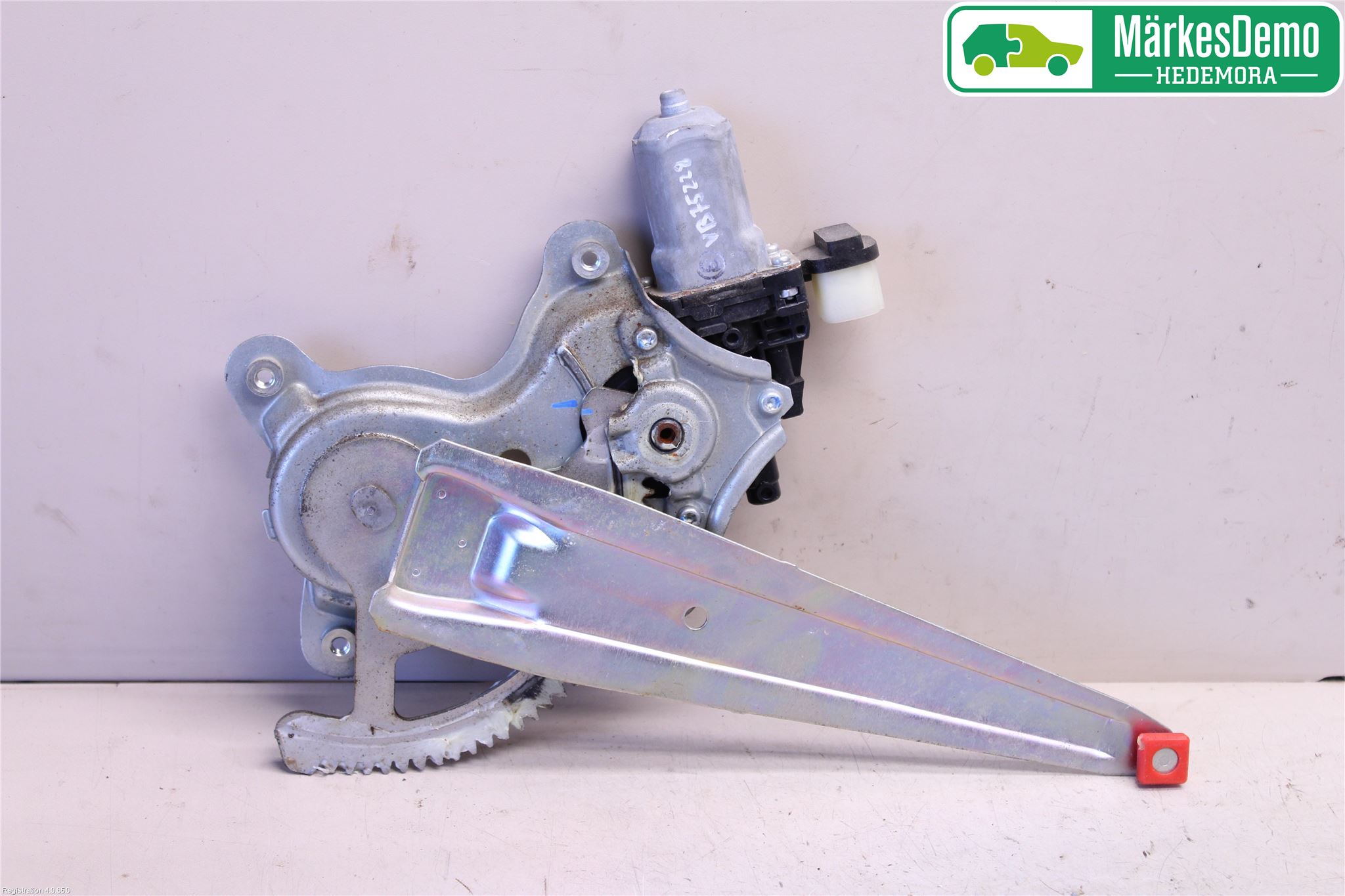 Mitsubishi L200 06-15 Vindusheis El Komp